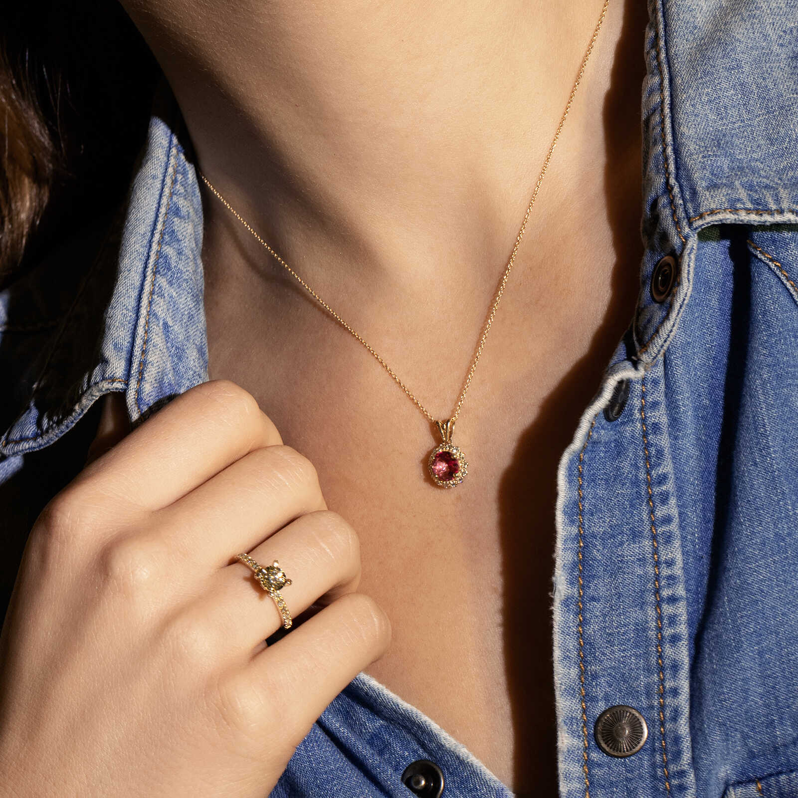 טבעת זהב משובצת יהלומים