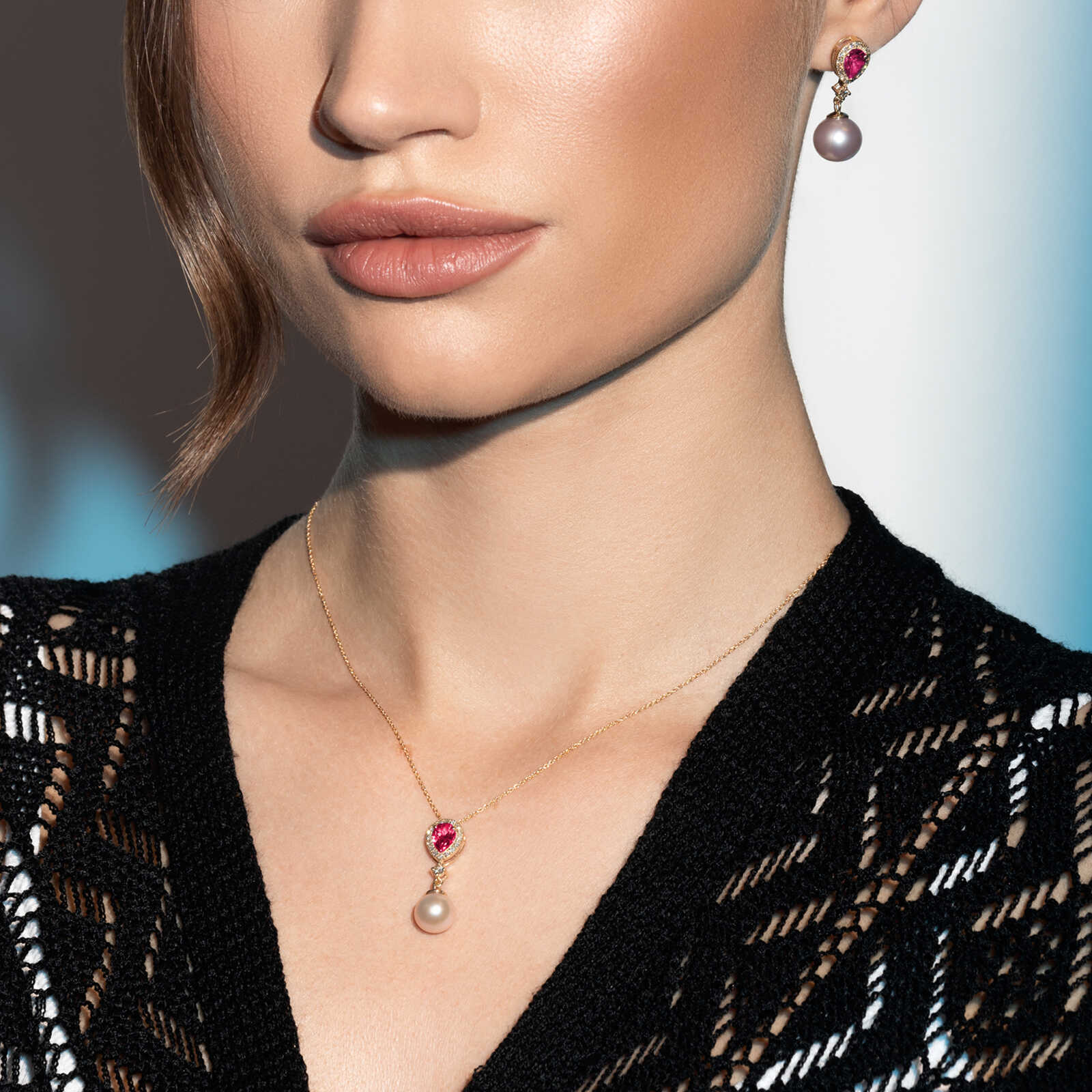 עגילי טיפה בשילוב פנינה ושיבוץ יהלומים ואמטיסט