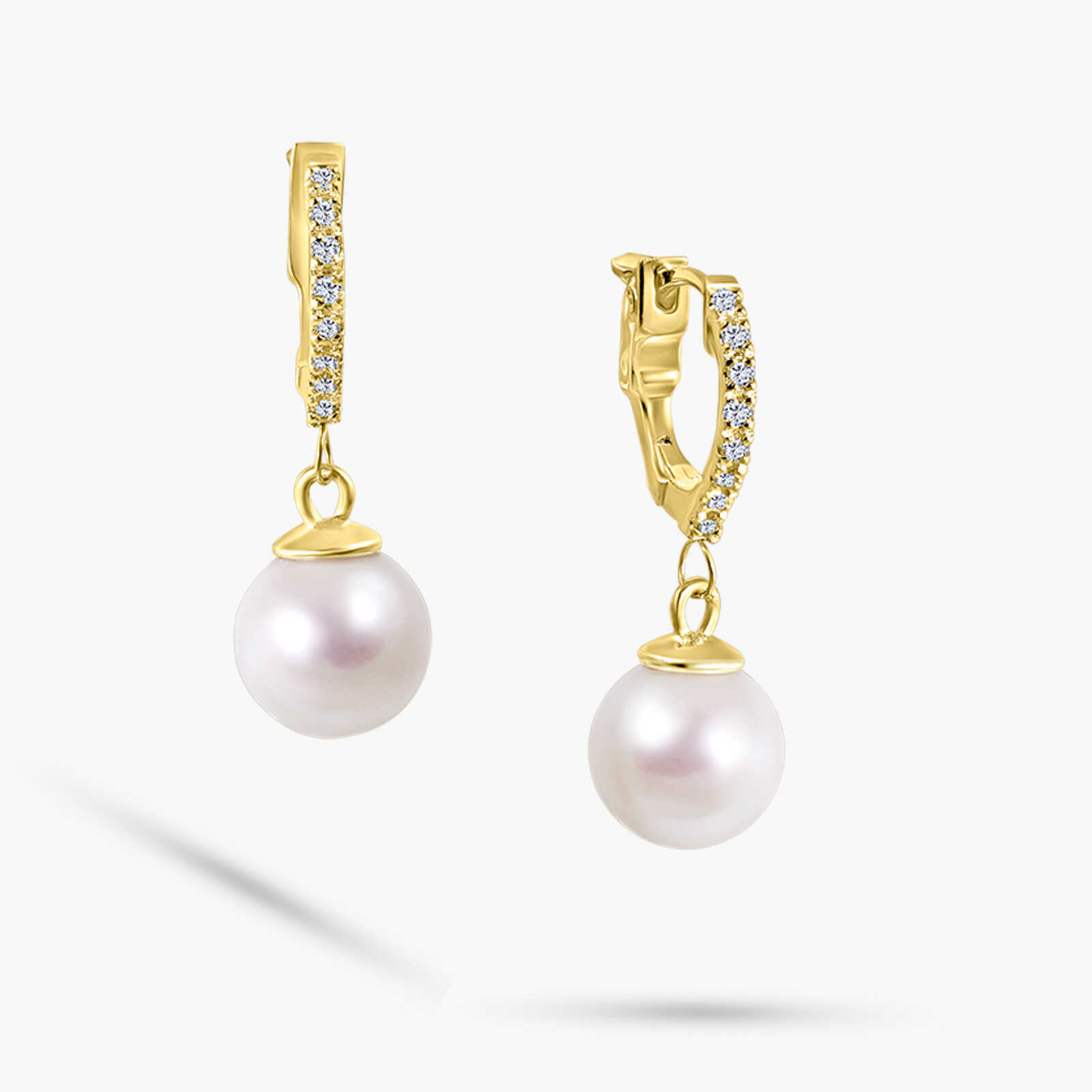 עגיל יהלומים בשילוב פנינה