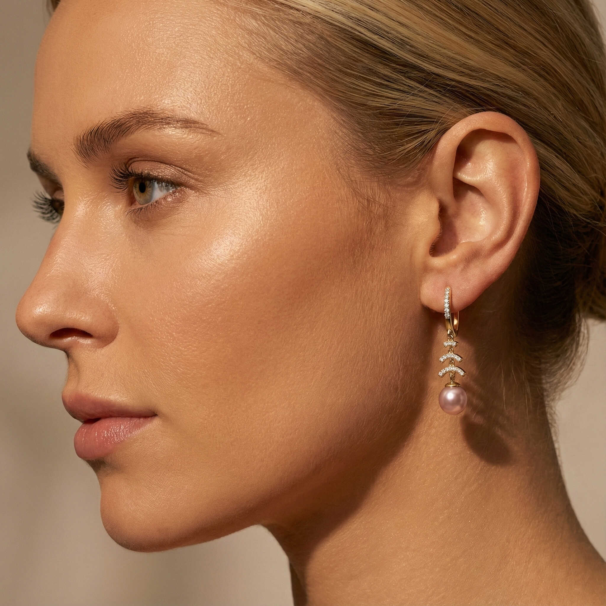 עגילי זהב 14K בשיבוץ יהלומים ופנינה