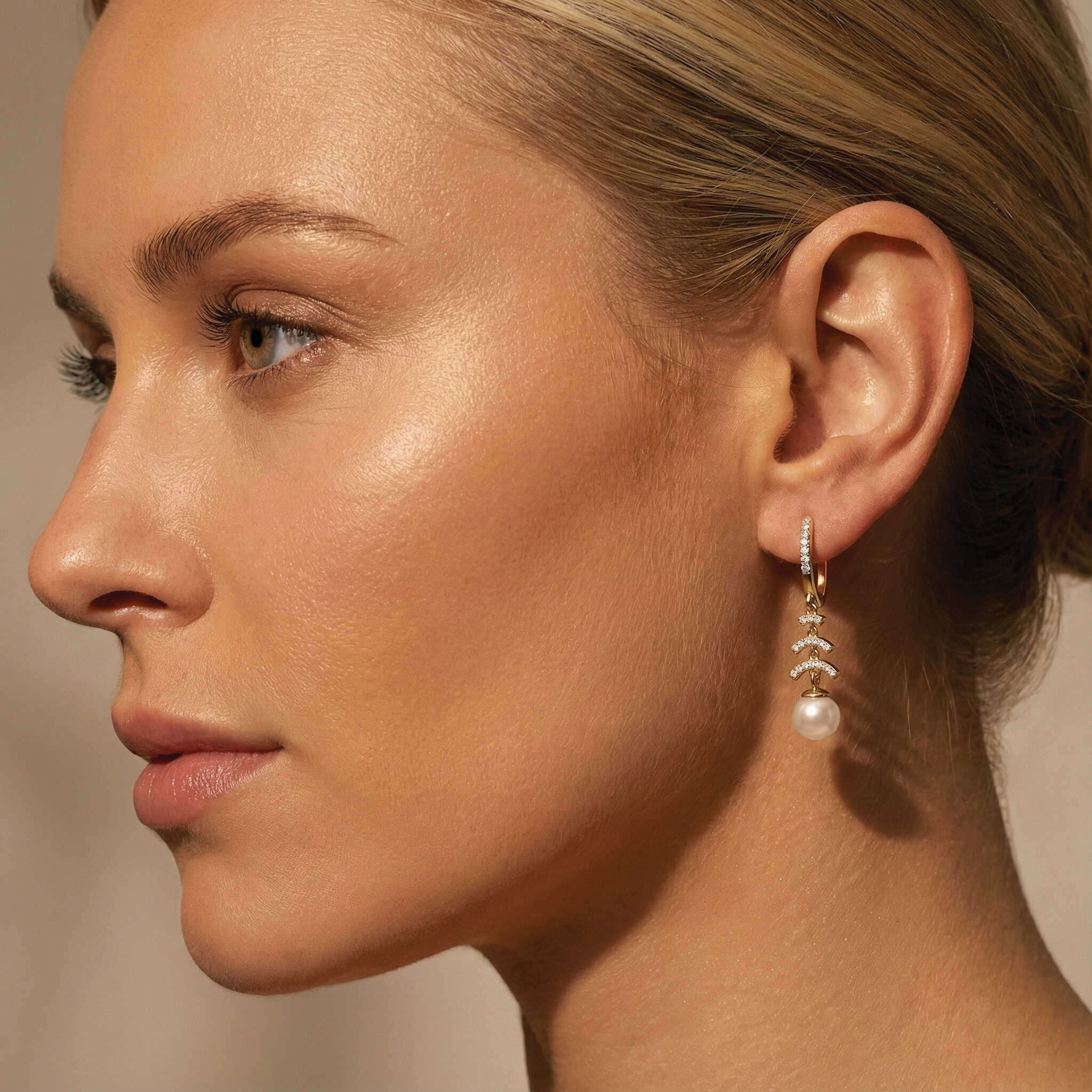 עגילי זהב 14K בשיבוץ יהלומים ופנינה