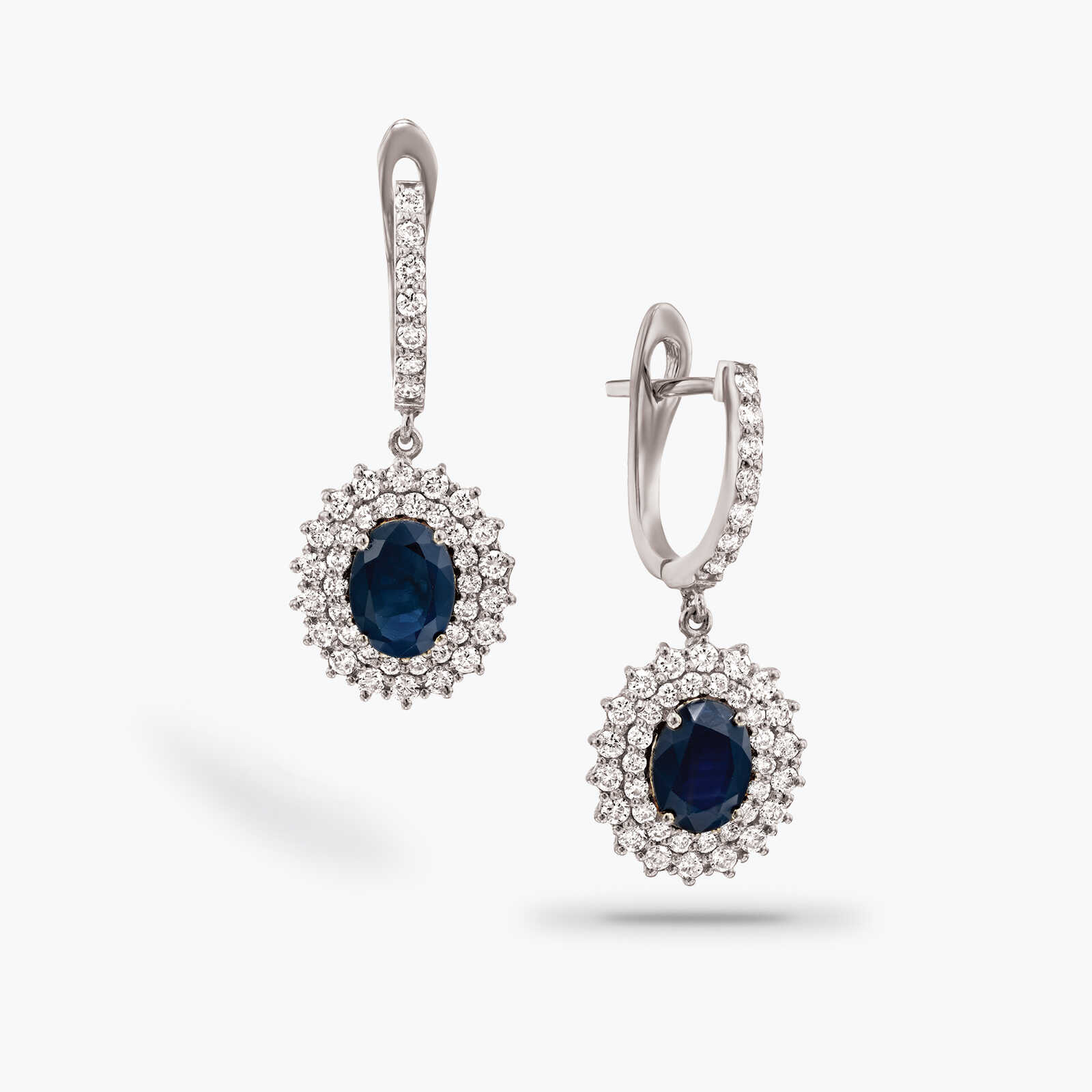 עגיל זהב בשיבוץ אבני ספיר ויהלומים