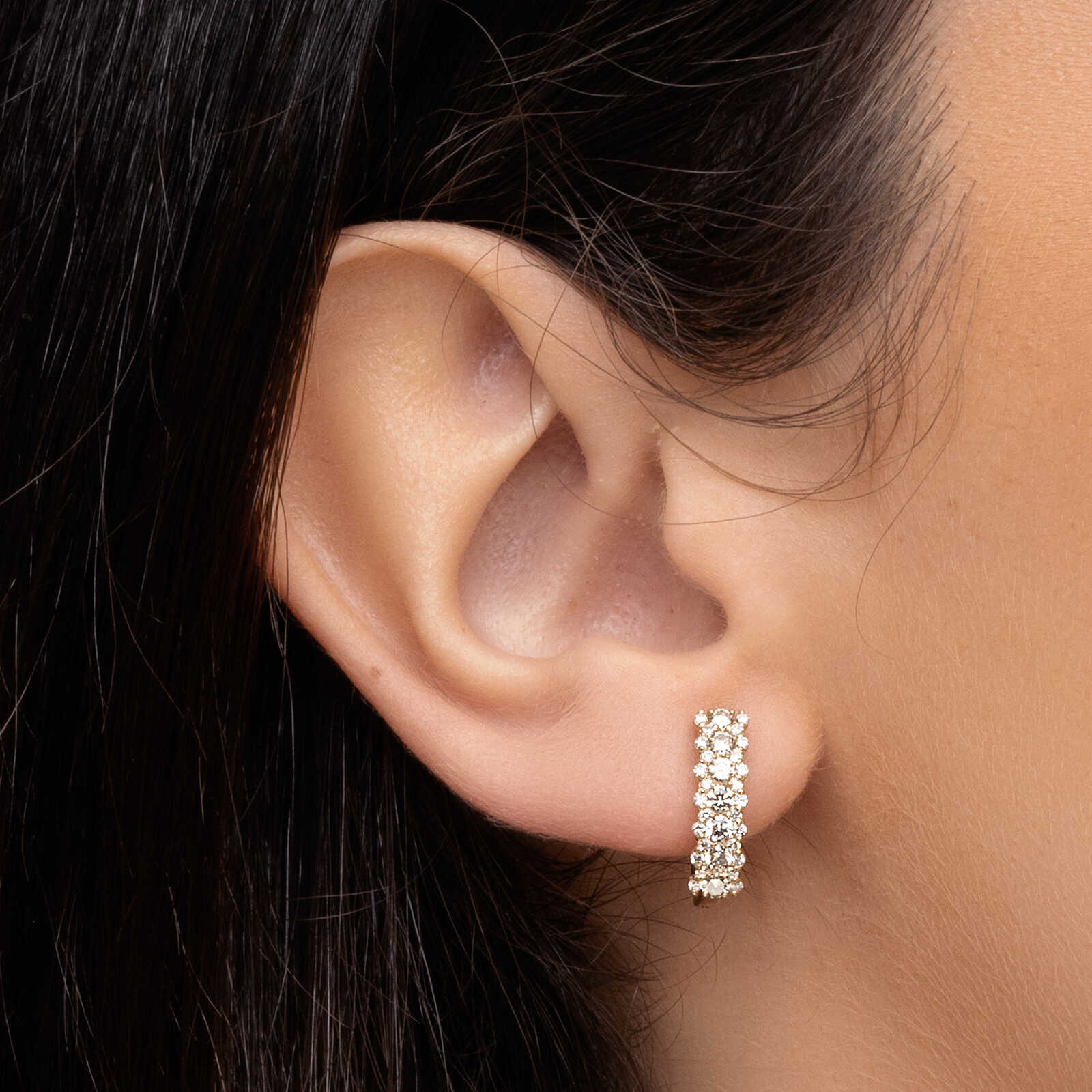 עגילי זהב בשיבוץ יהלומים