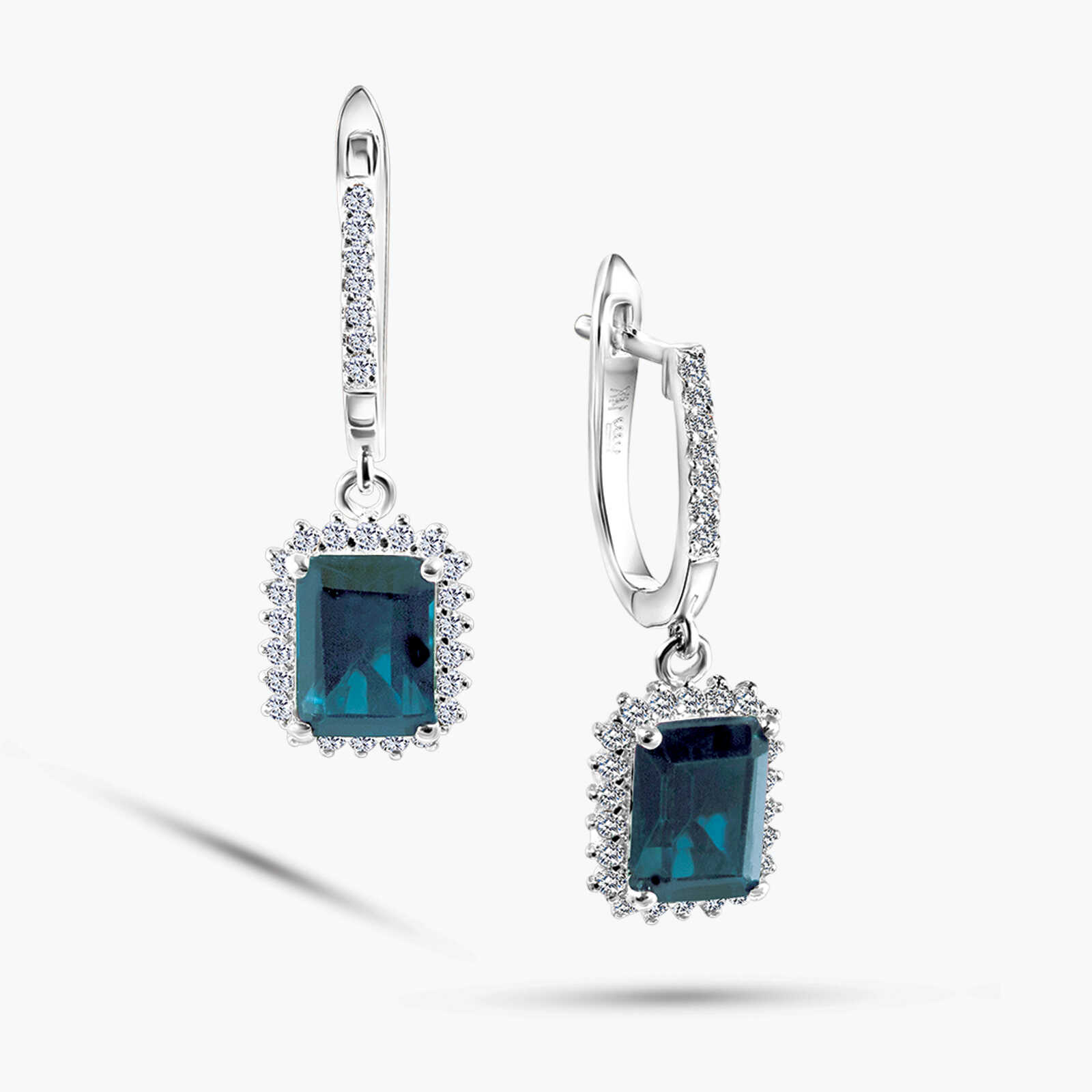 עגילי זהב משובצים בלו לונדון ויהלומים