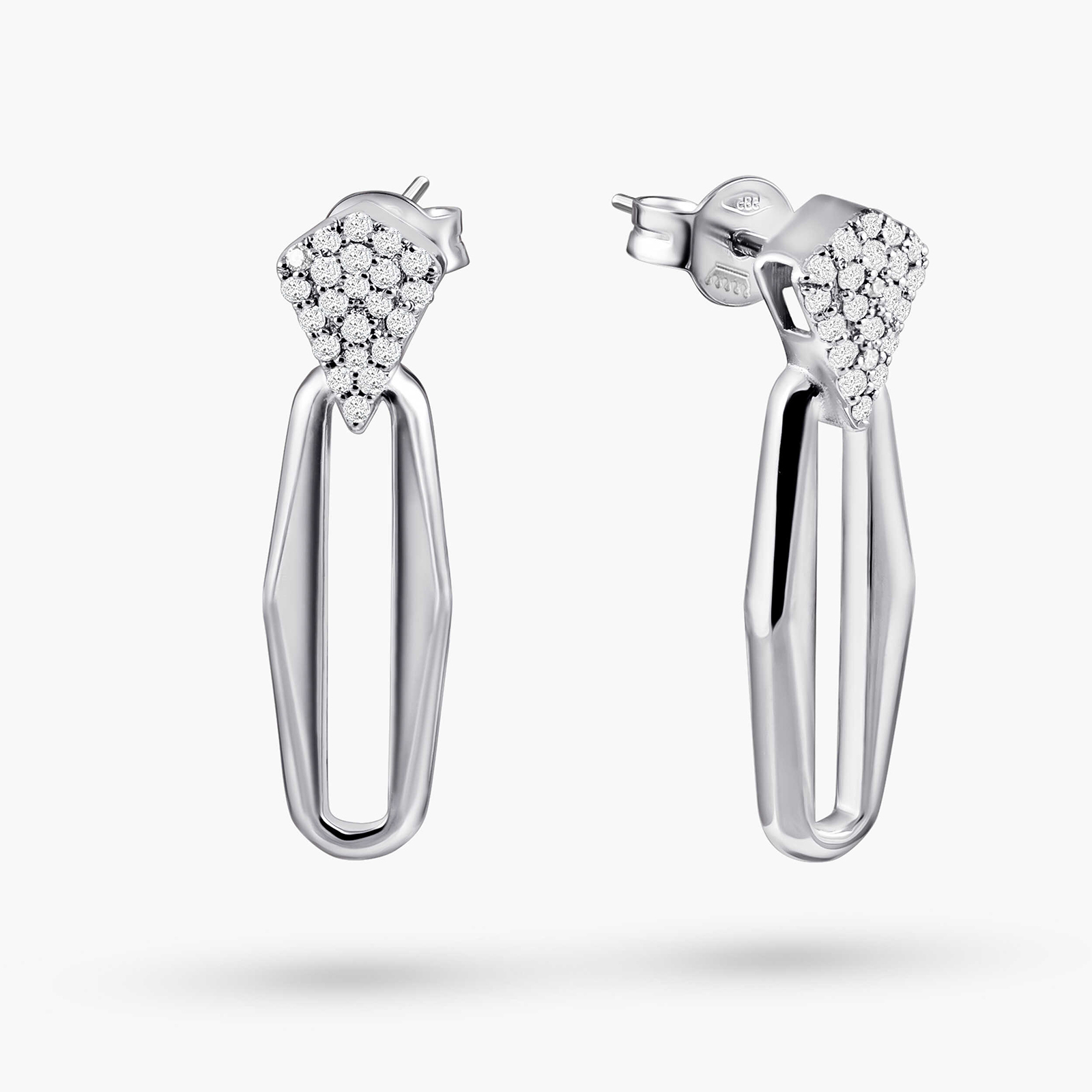 עגילי זהב בעיצוב גאומטרי עם שיבוץ יהלומים