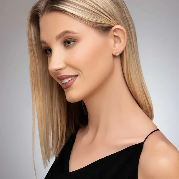 עגילי זהב משובצים פרח יהלומים בקוטר חצי ס"מ