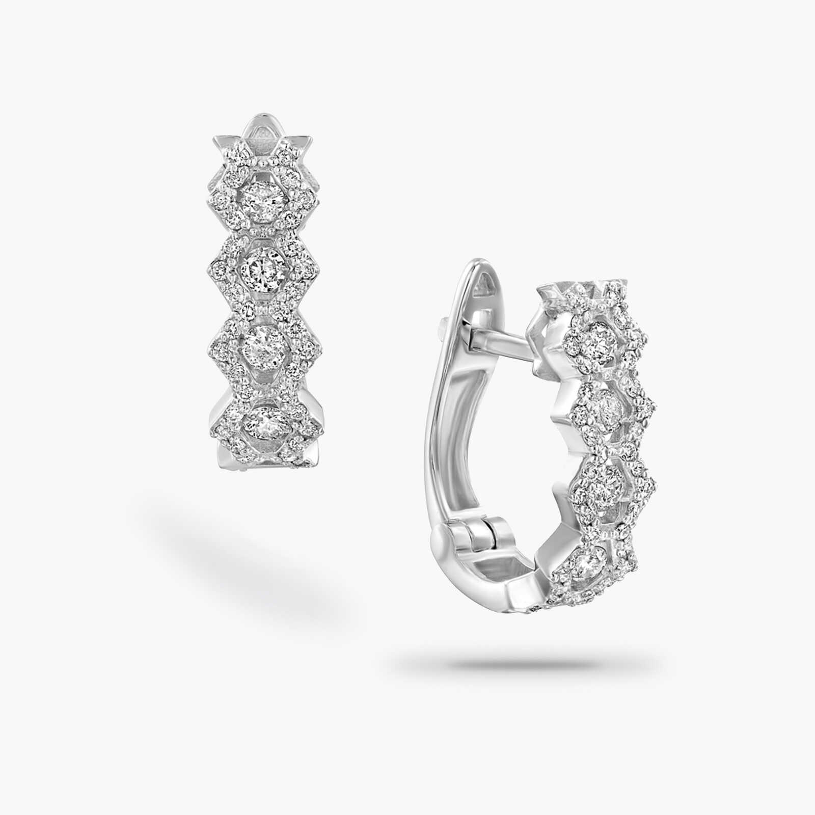 עגילי זהב צמודים בדוגמת מעויינים משובצים יהלומים