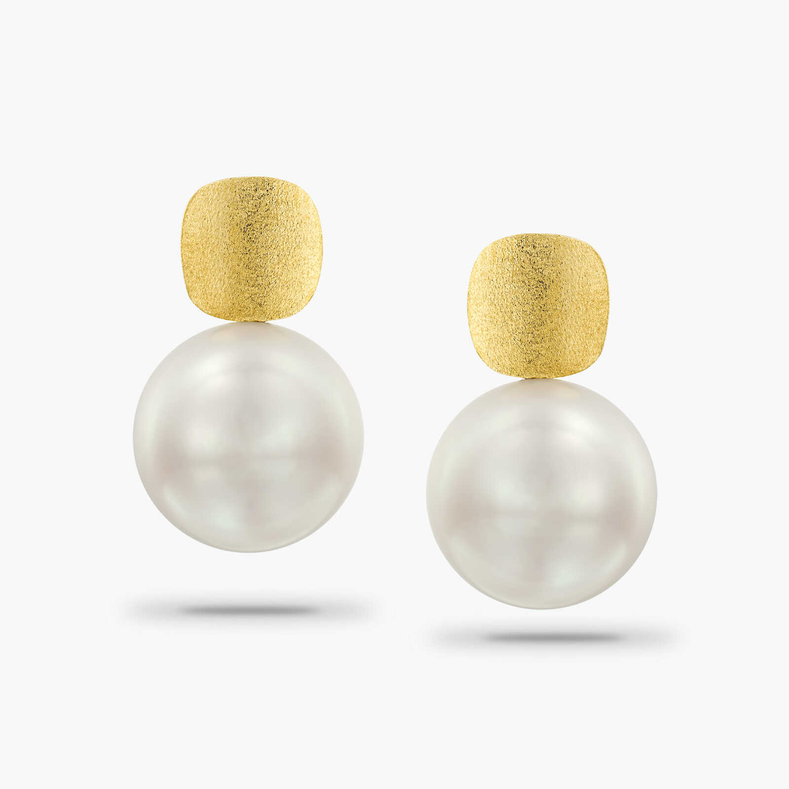 עגילי פנינים וזהב 14K בגימור מט