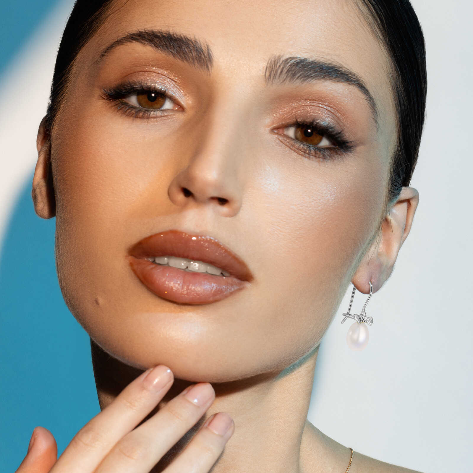 עגילי שפירית משובצים יהלומים ופנינים