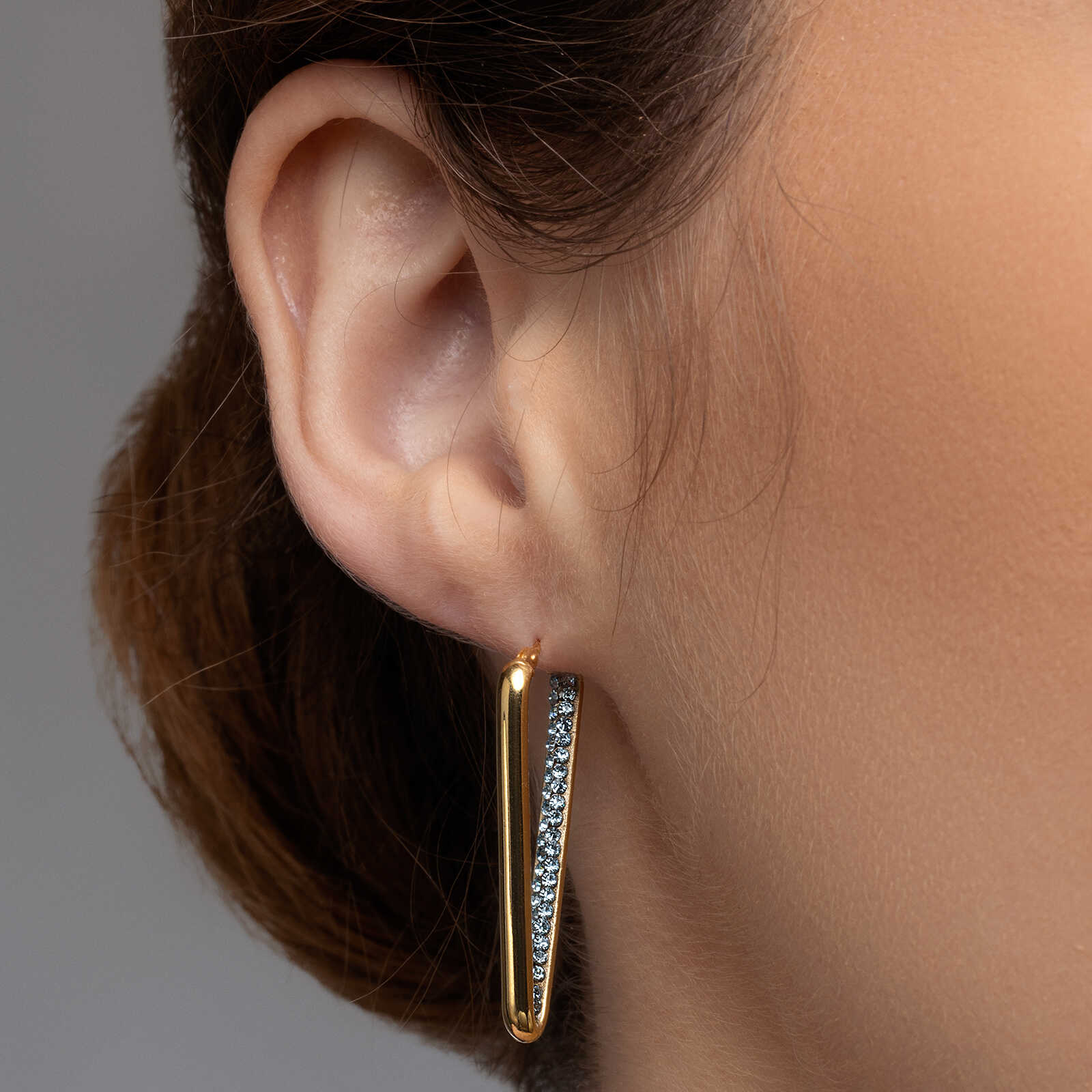 עגילי זהב משולשים משובצים סברובסקי