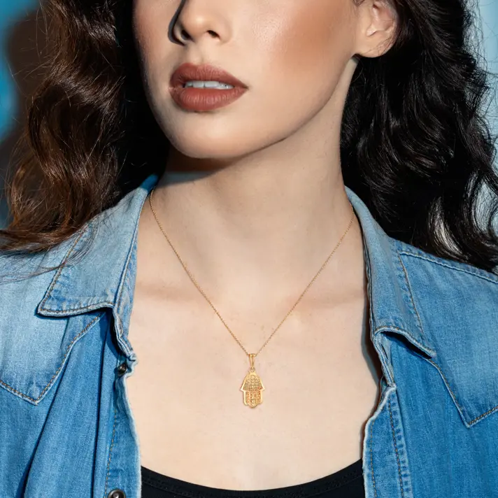 תליון זהב חמסה בגימור לייזר