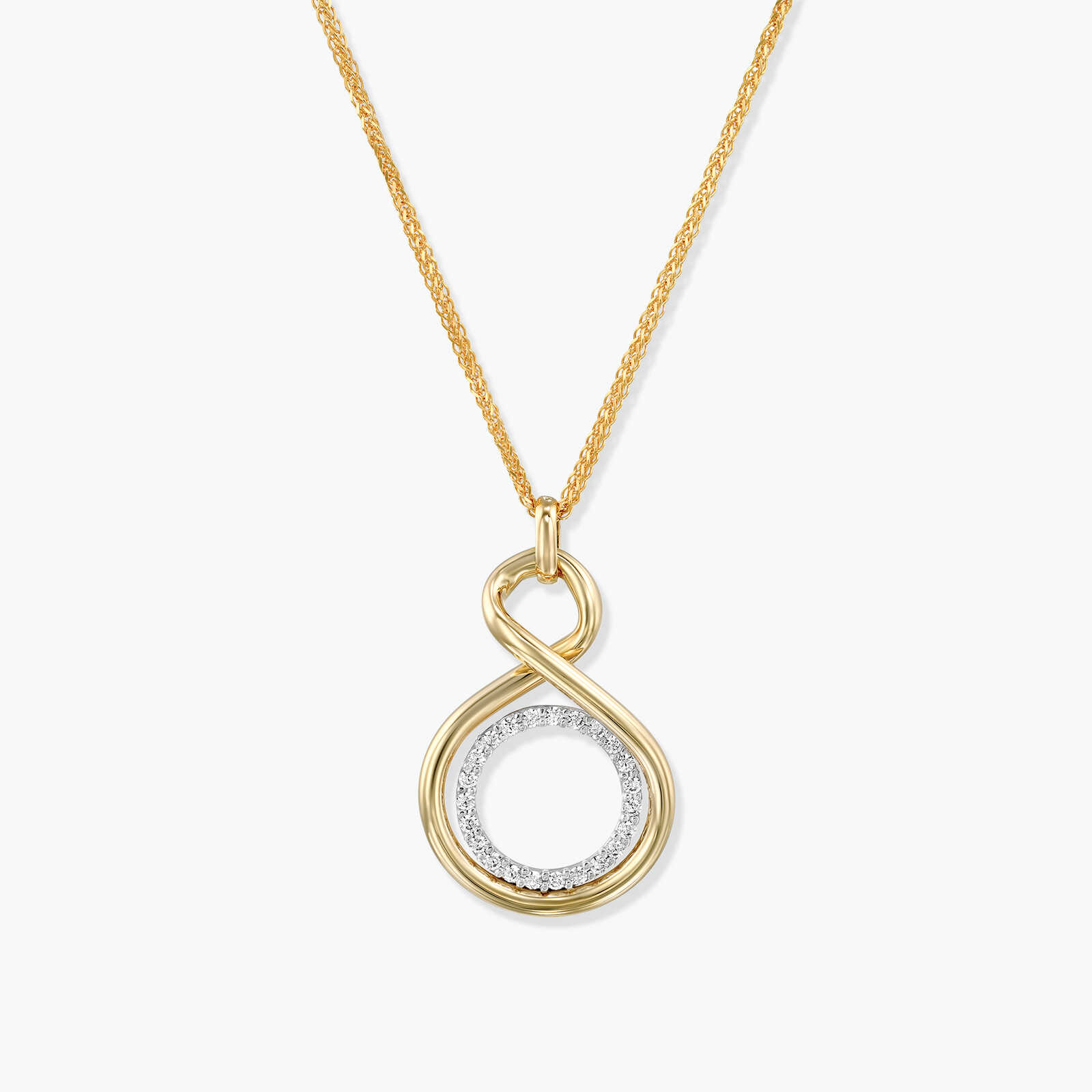 תליון זהב בעיצוב הספרה 8 בקוטר 2.2 ס"מ