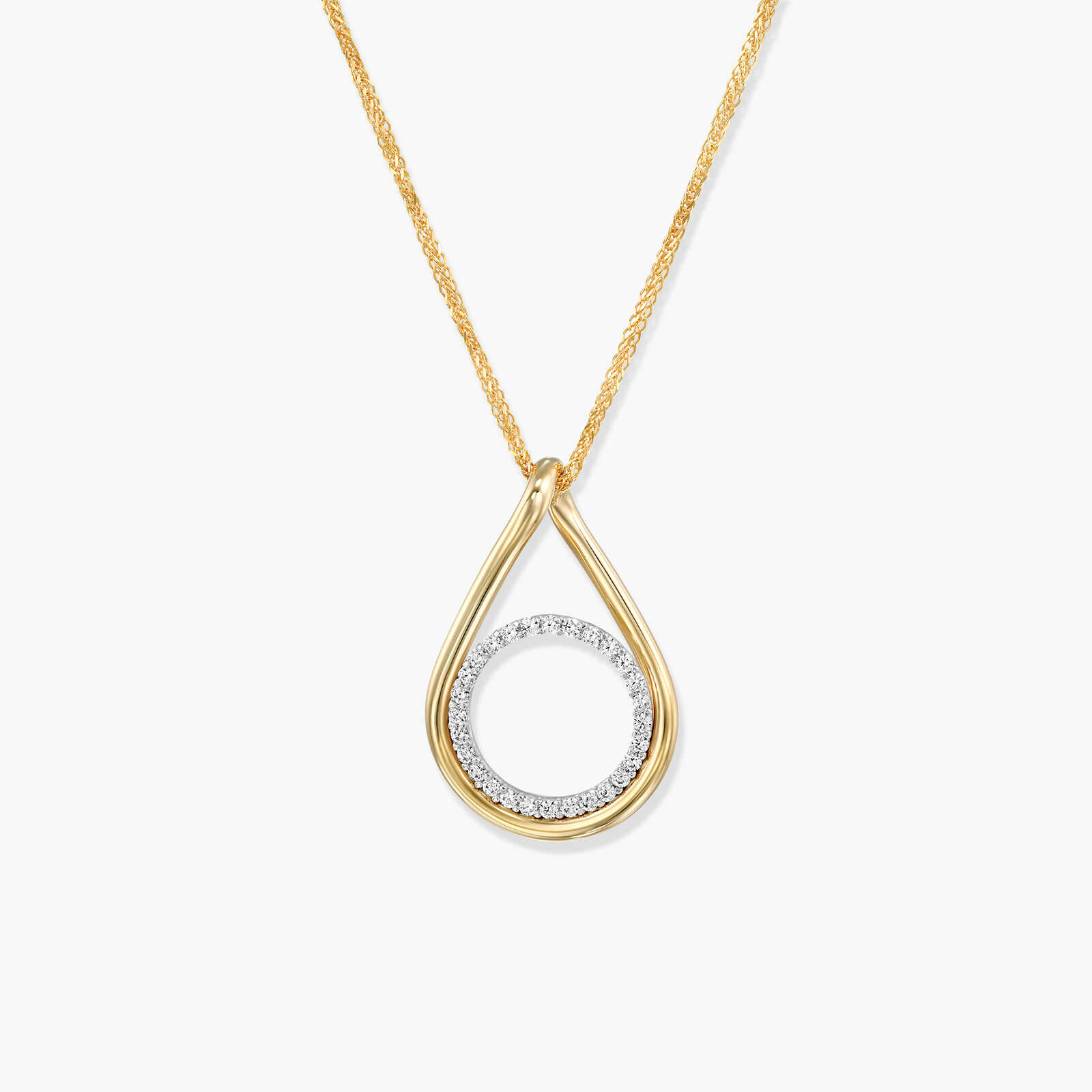 תליון זהב בצורת טיפה עם מעגל זירקונים בתוכה