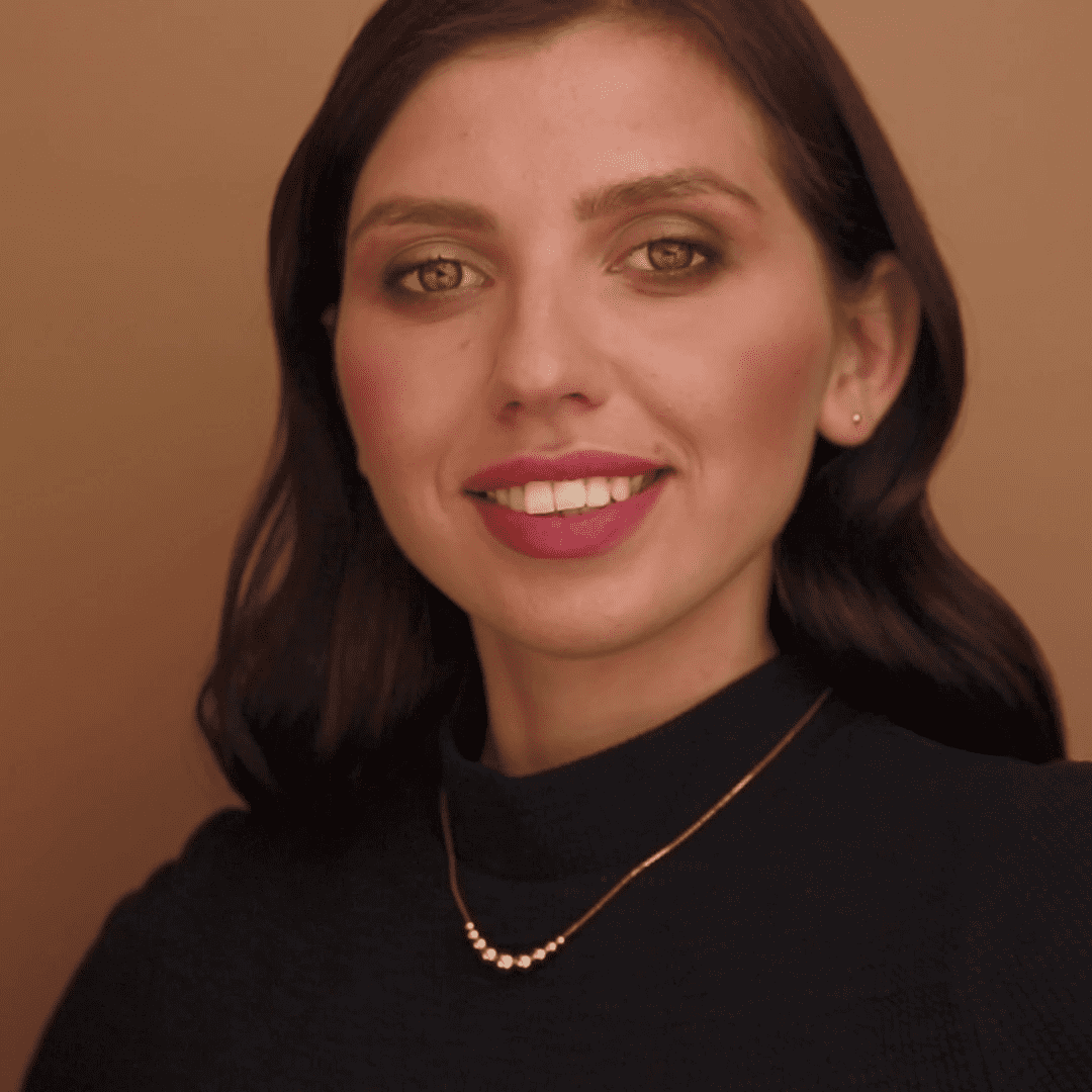 שרשרת כדוריות זהב מבריקות בקוטר משתנה ובאורך  42 ס"מ