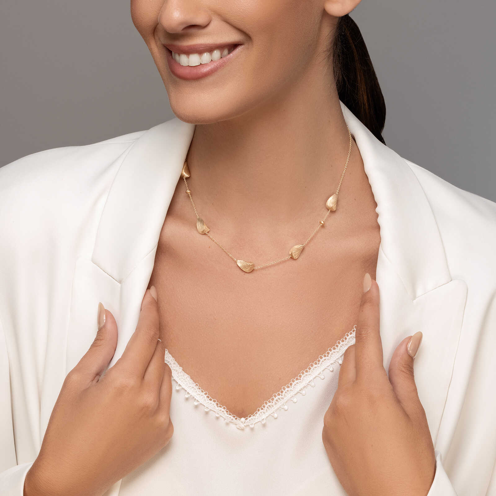 שרשרת זהב מט עם טיפות זהב וציפוי קריסטלים