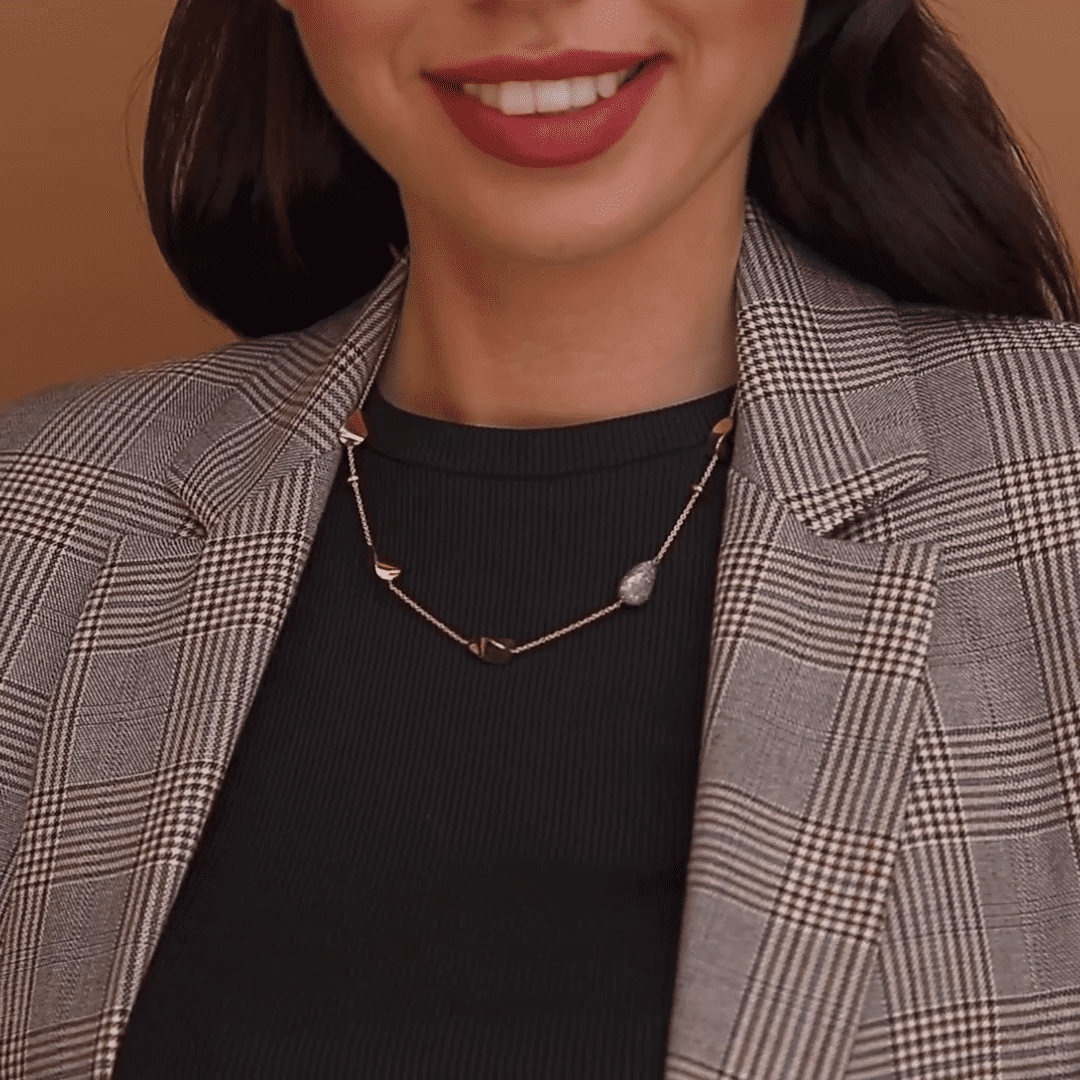 שרשרת זהב  עם אבני זהב בגימור מבריק וקריסטלי