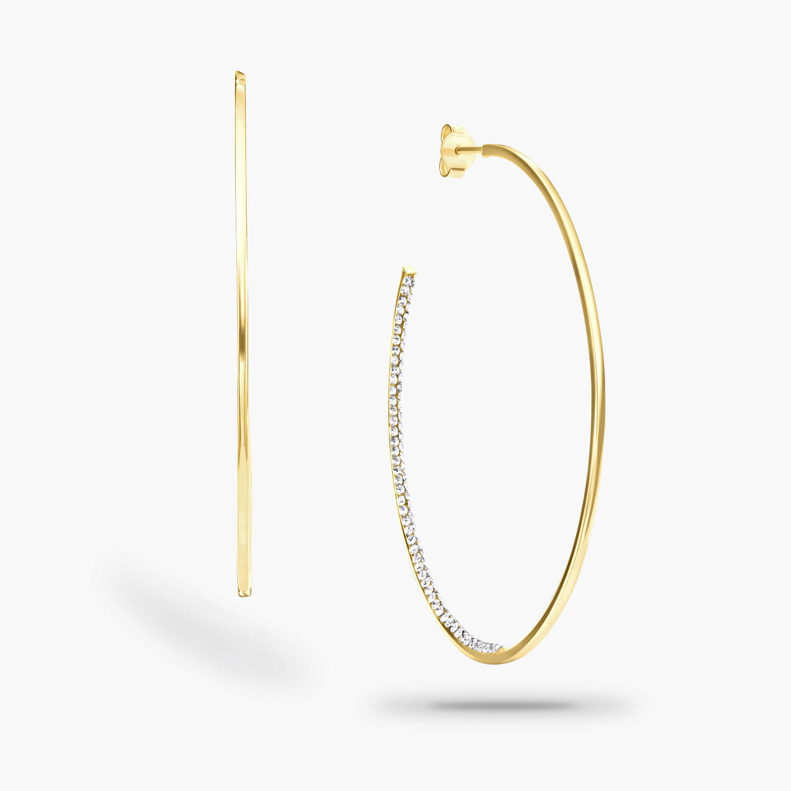 עגילי זהב אליפסיים גדולים משובצים בזירקונים בצידם הפנימי