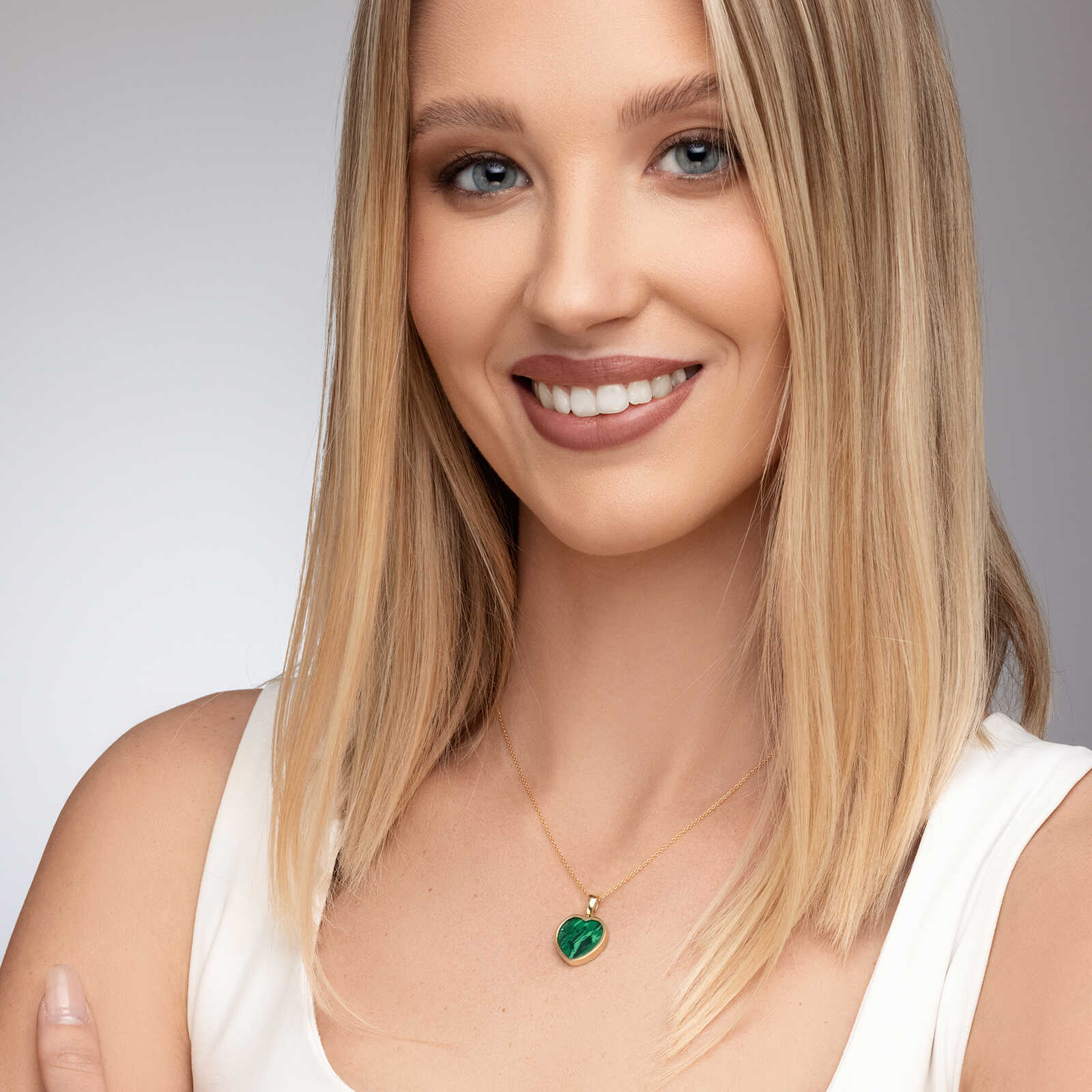 תליון לב זהב בשיבוץ אבן מלכיט מהממת