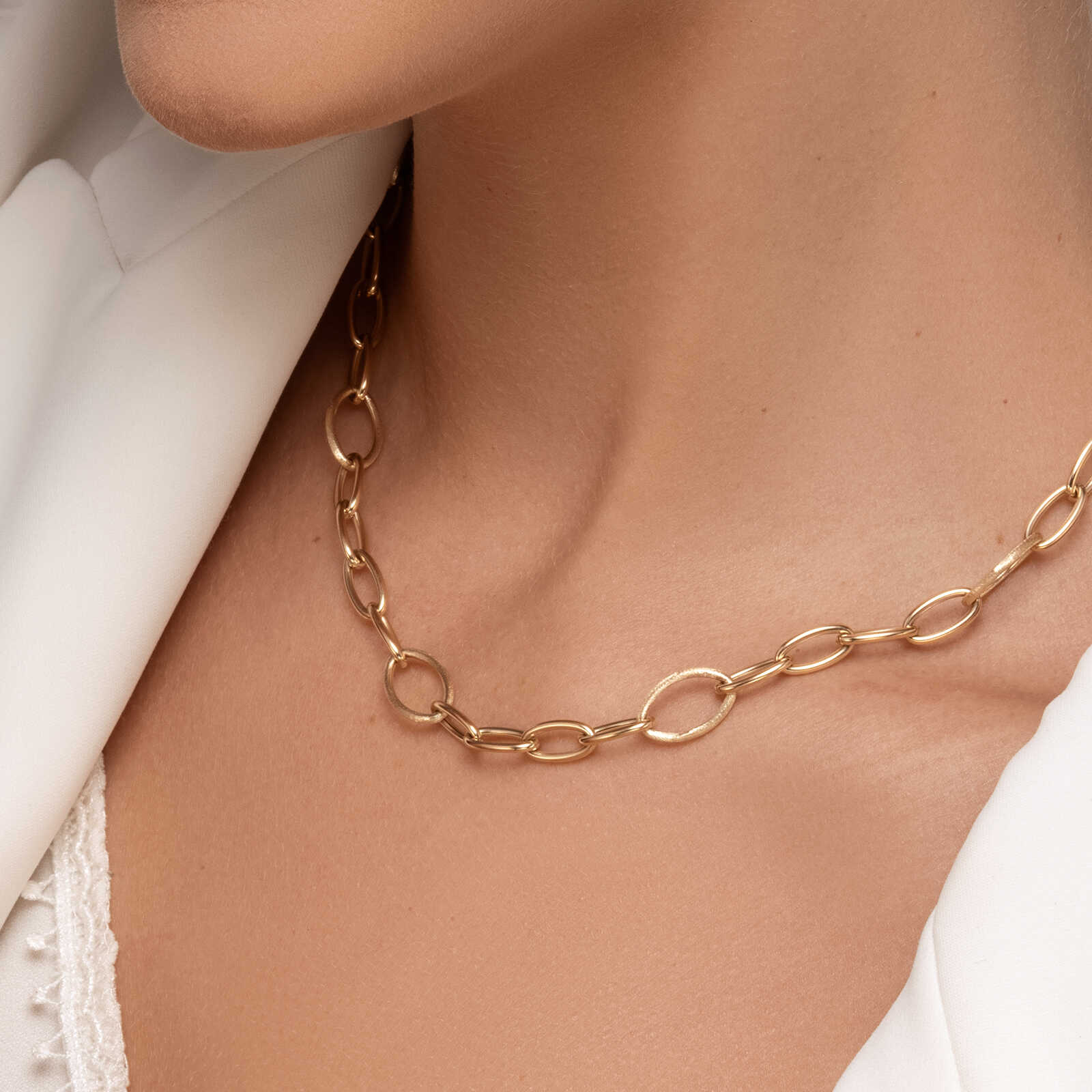 שרשרת זהב  חוליות מבריקות ומט באורך 44 ס"מ