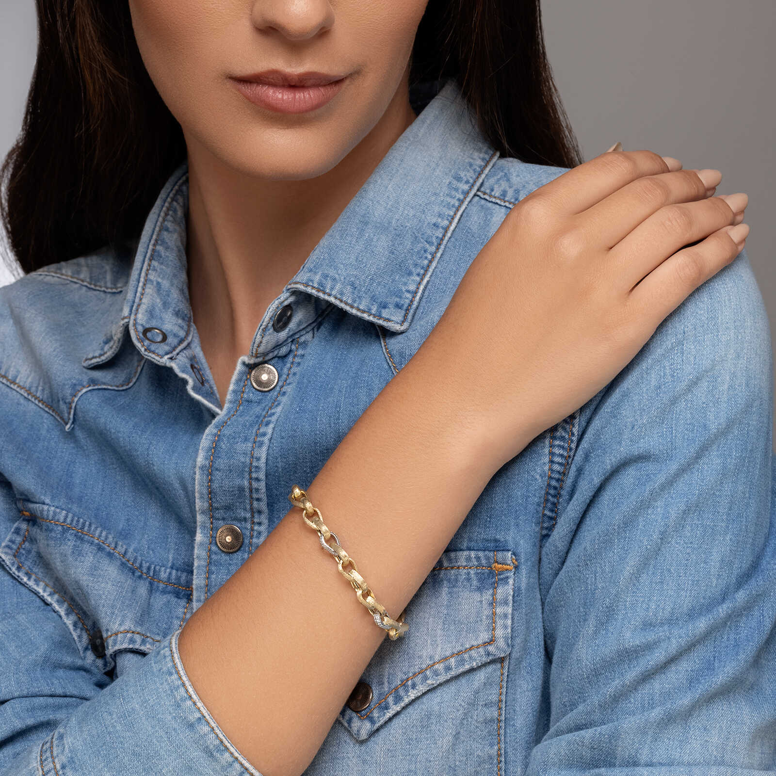 צמיד זהב 18.5 ס"מ עם 3 חוליות משובצות זרקונים