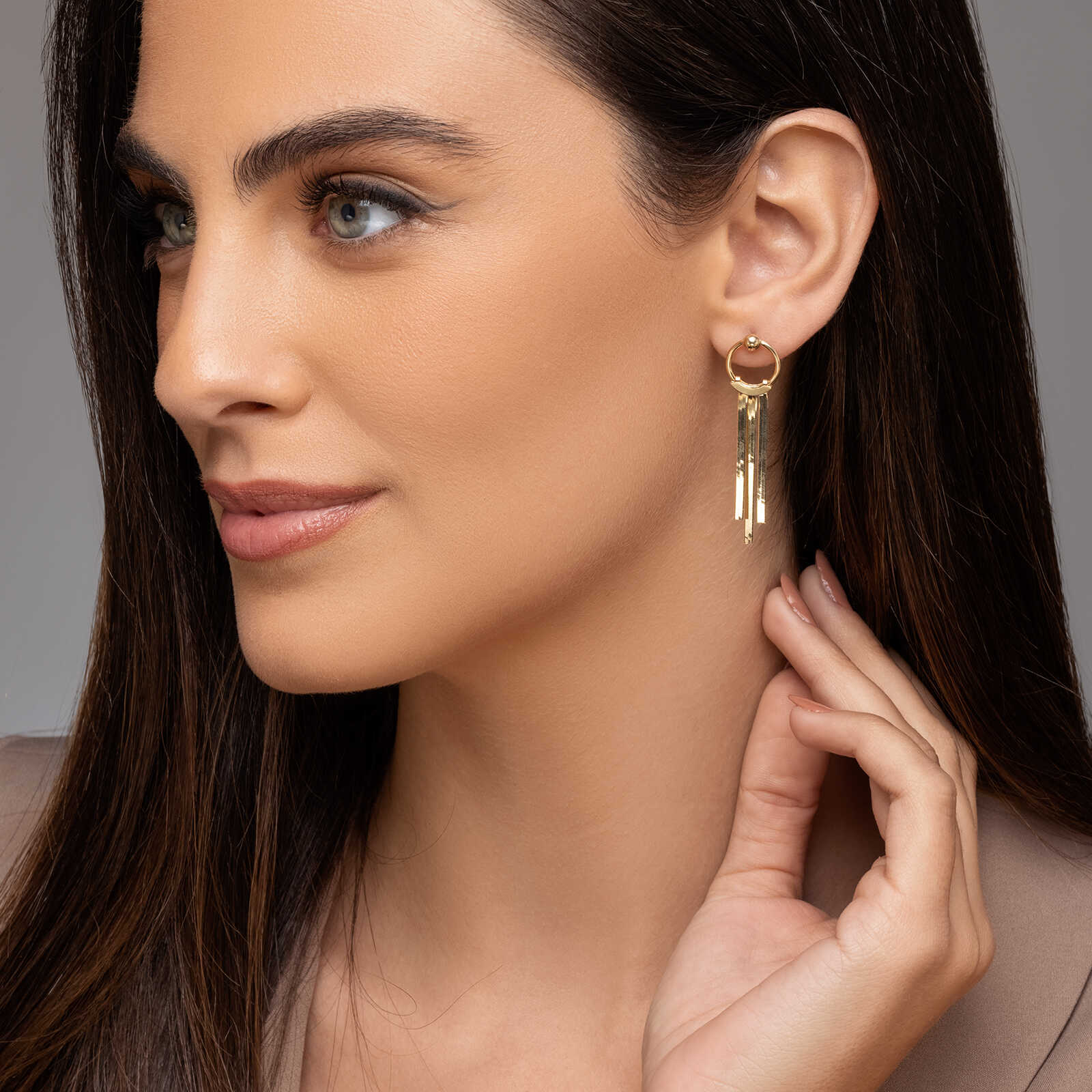 עגילי זהב מסדרת WIRES באורך 4.8 ס"מ