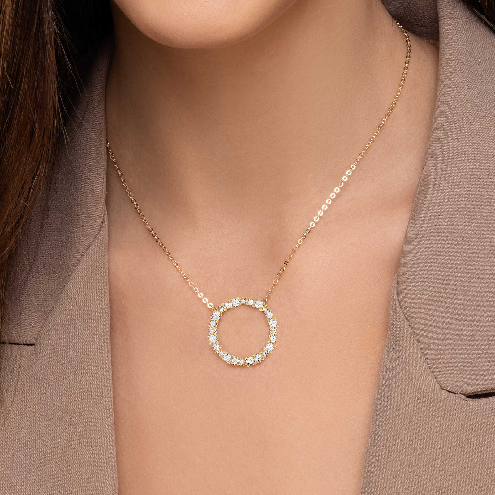 שרשרת זהב עם תליון זהב מרוקע בחיפוי אמייל כסוף