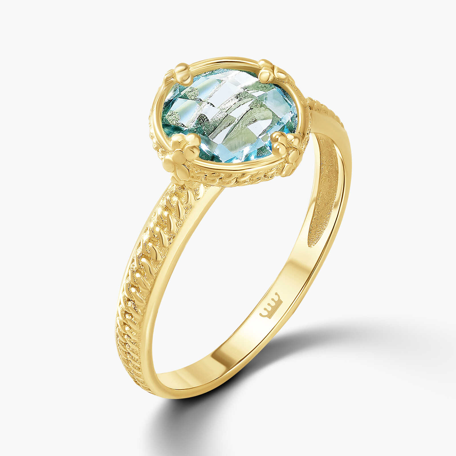 טבעת זהב משובצת אבן בלו טופז
