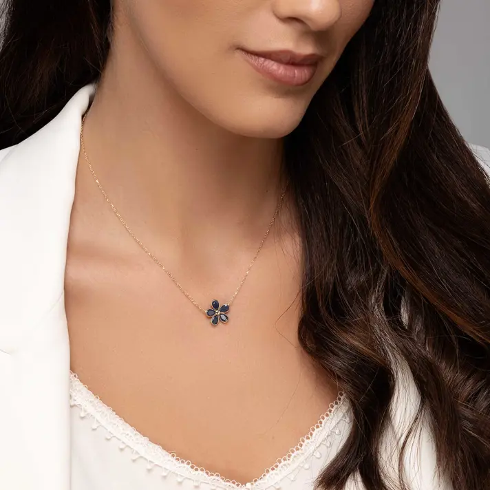 שרשרת איריס-  עם תליון פרח בשיבוץ  בלו ספיר