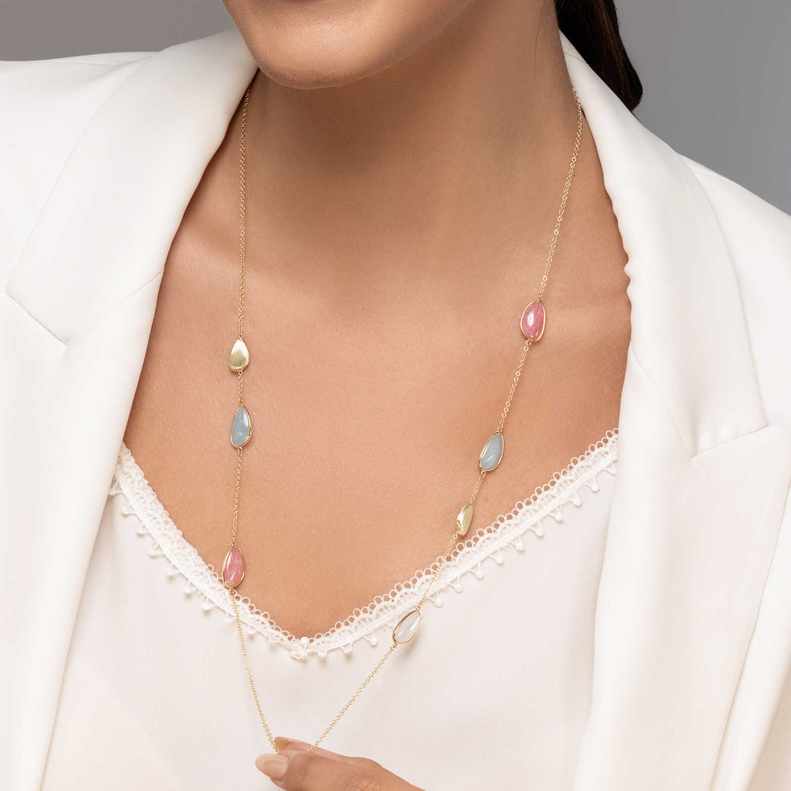 שרשרת חבצלת משובצת אבני חן