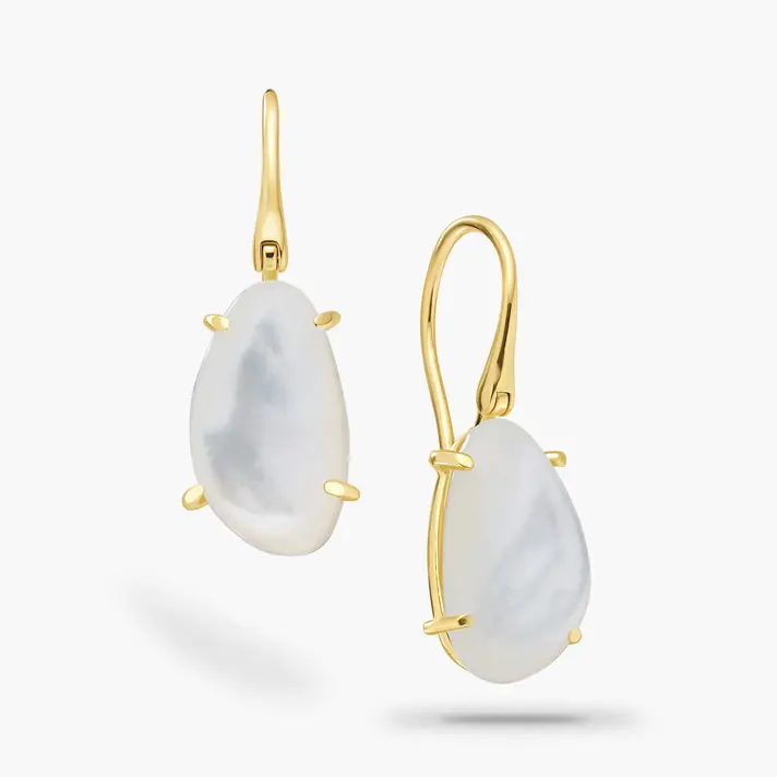 עגילי גיבסנית עשויים זהב בשיבוץ פנינה