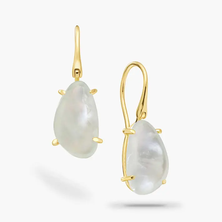 עגילי מנטה עשויים זהב בשיבוץ אבן החן פריהנייט.