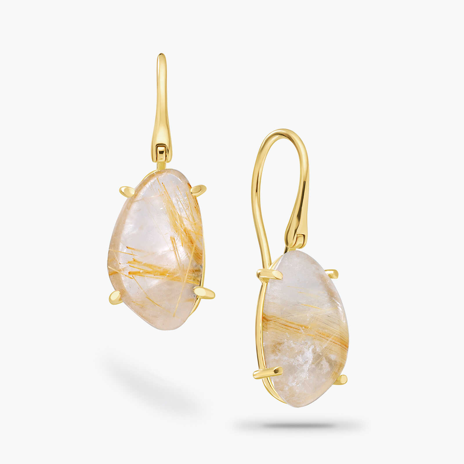 עגילי אדמונית עשויים זהב ומשובצים ברוטילייטד קריסטל-קוורץ