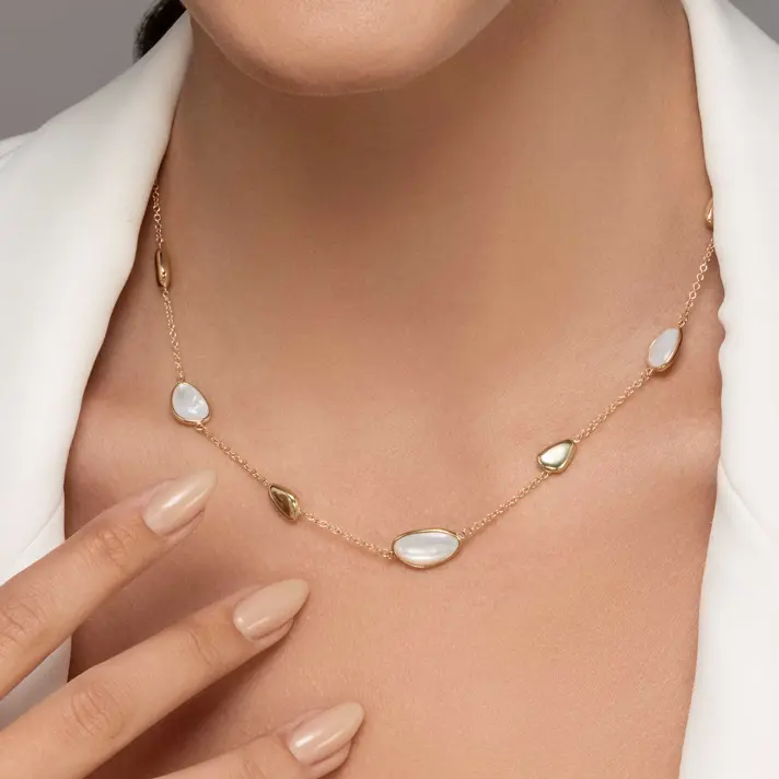 שרשרת נרקיס משובצת אם הפנינה