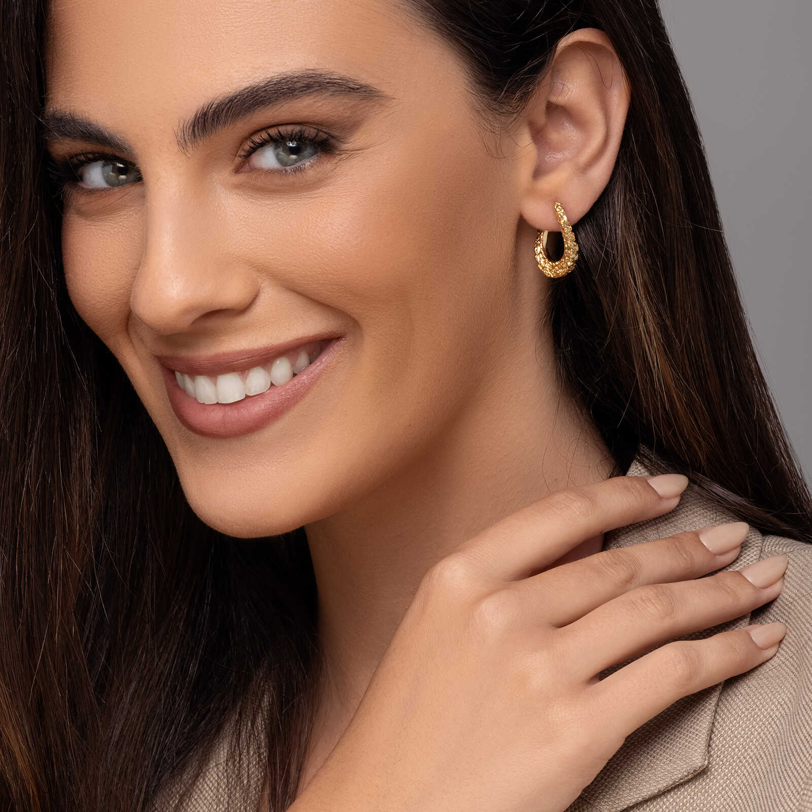 עגילי זהב רקוע