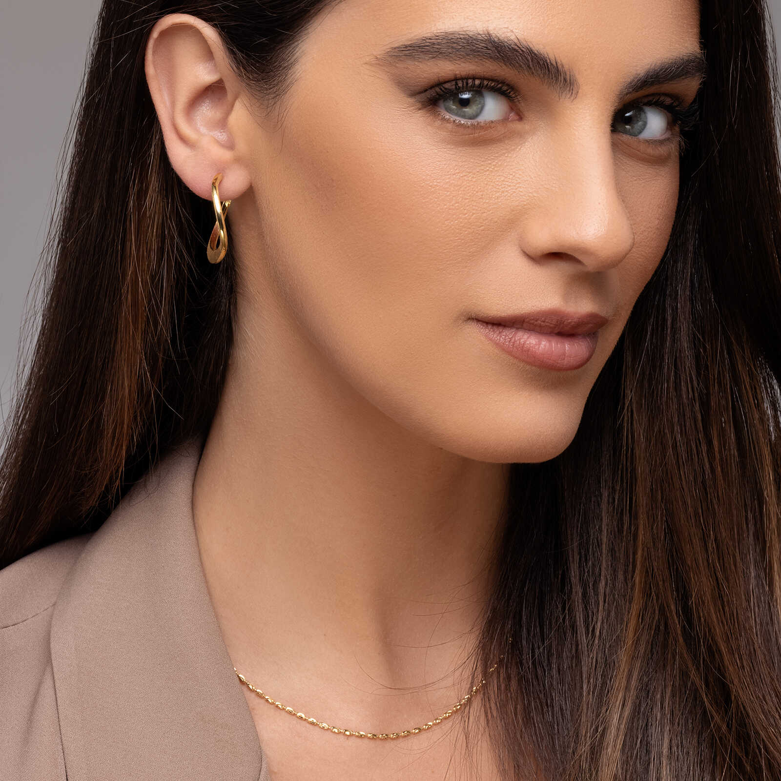 עגילי חישוק לוסי בגימור מט