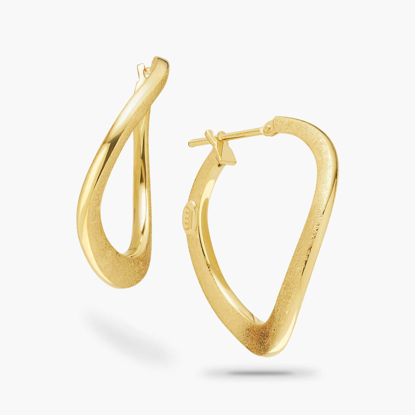 עגילי חישוק לוסי בגימור מט