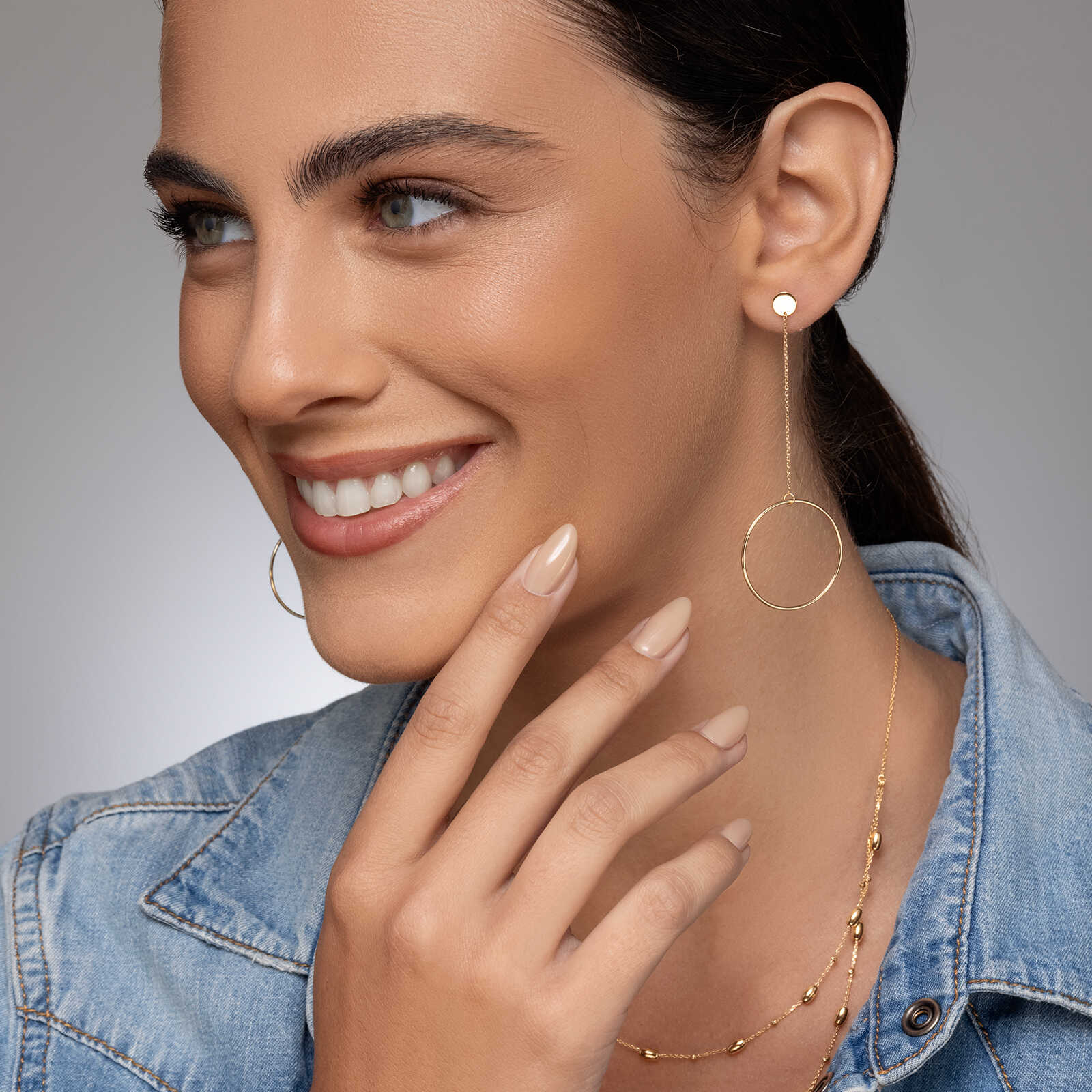 עגילי זהב ארוכים עם חישוקים