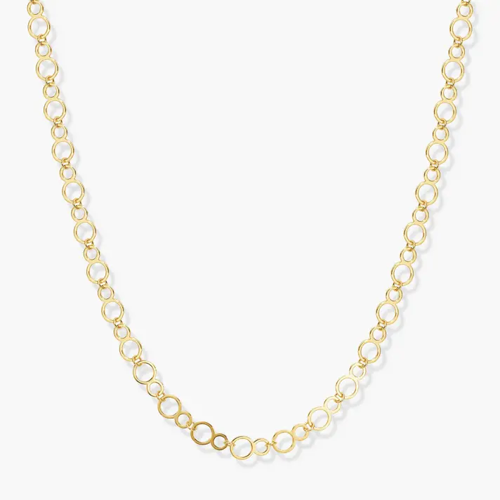 שרשרת זהב עם חוליות בצורת הספרה 8