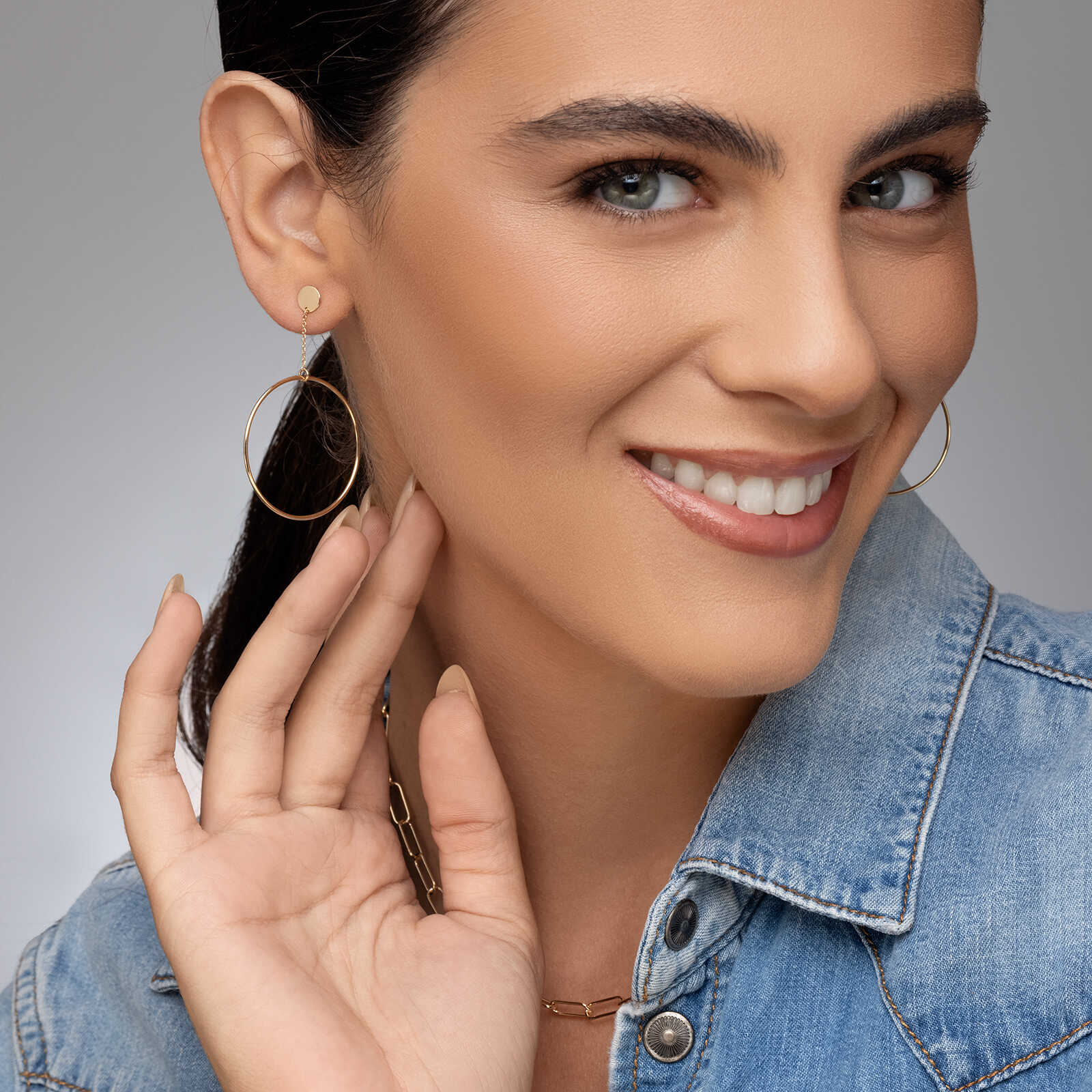 עגילי חישוק תלוי מזהב