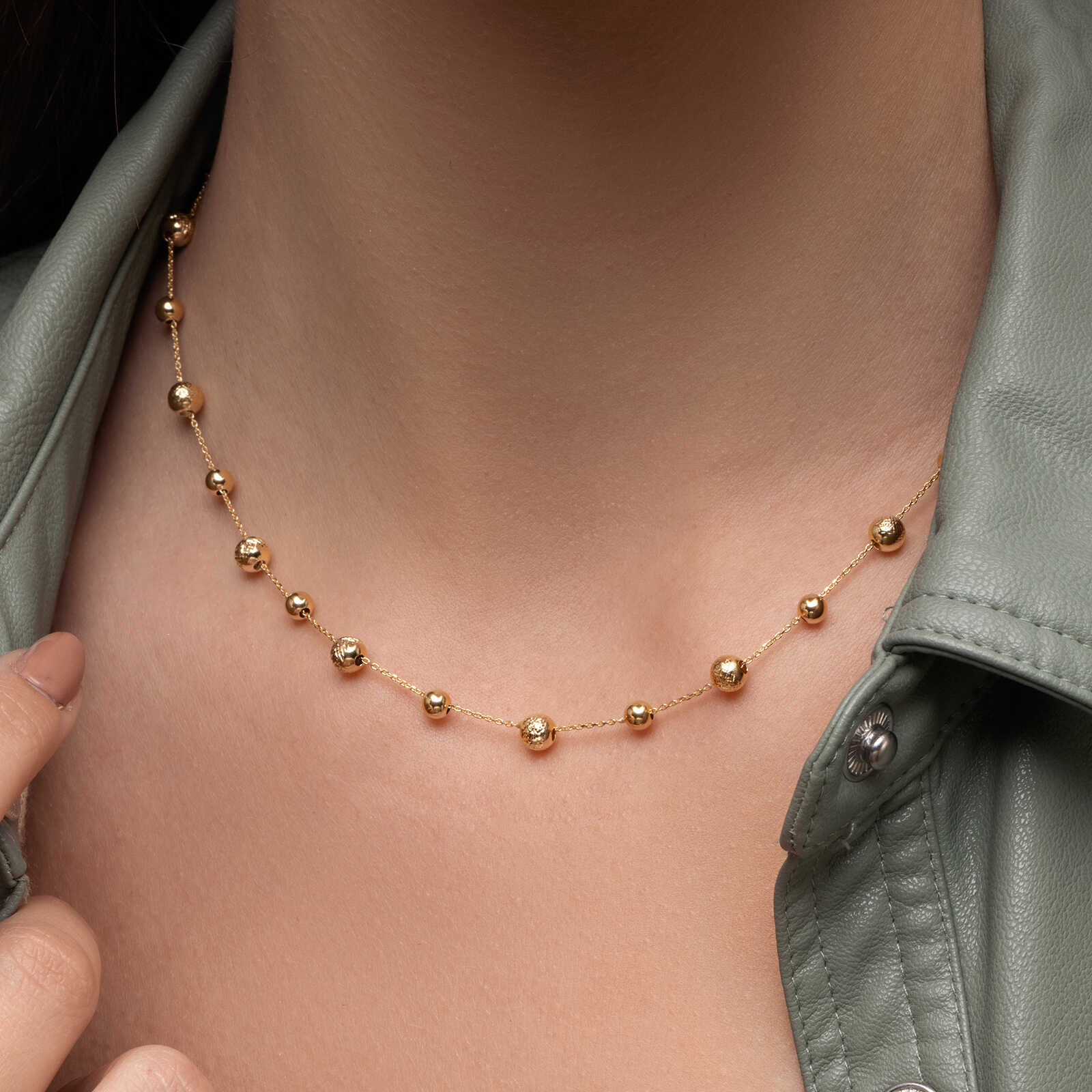שרשרת טוקיו מזהב ובשילוב כדורי זהב