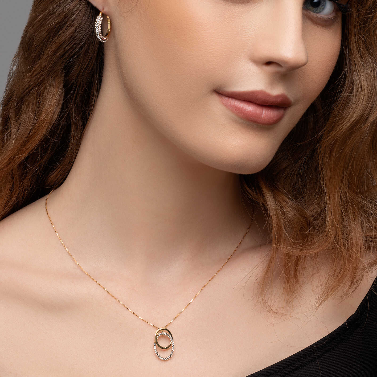 עגילי זהב RENE עם 4 שורות זירקונים לבנים וחומים