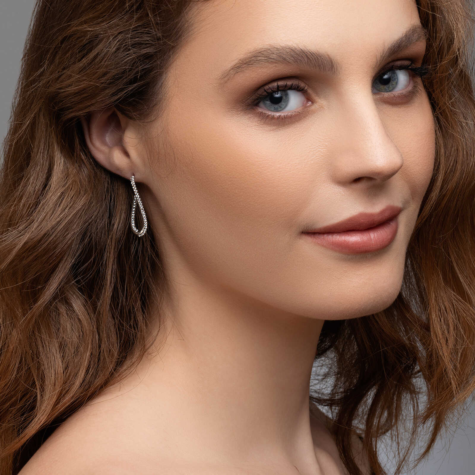 עגילי זהב משובצים אבני סברובסקי