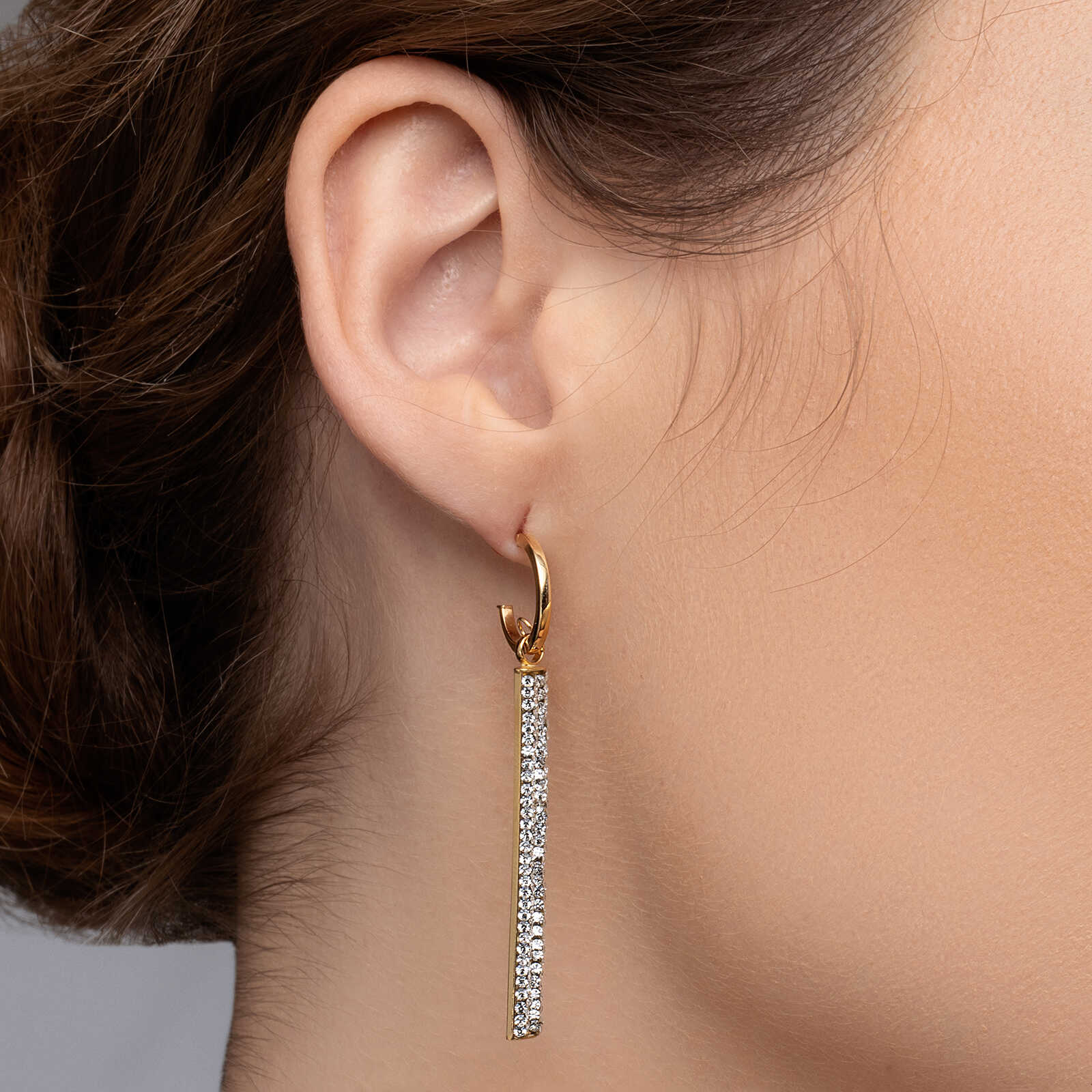 עגילי זהב משובצים אבני סברובסקי מסדרת COLOR SPARKLE