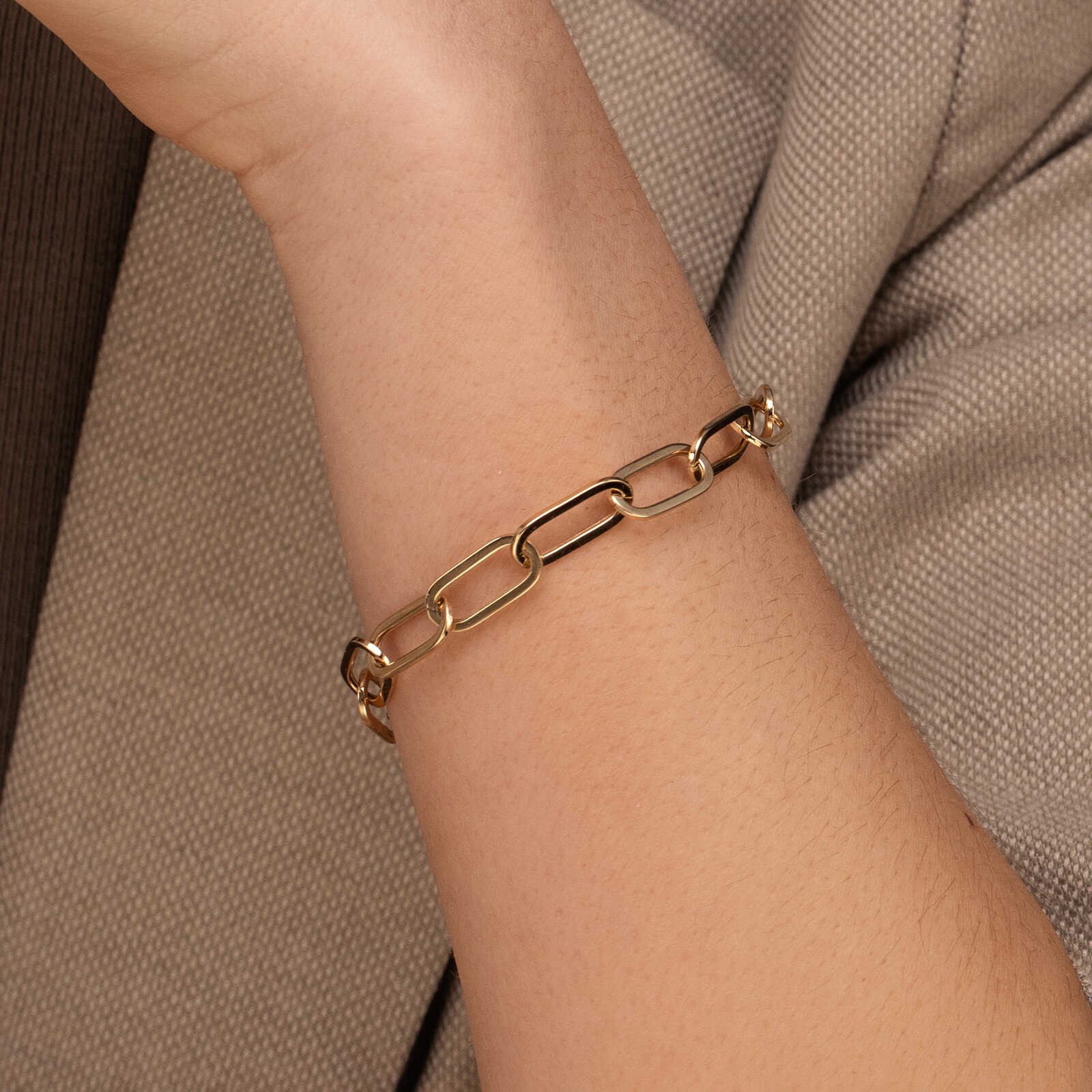 צמיד חוליות זהב באורך 18 ס"מ.