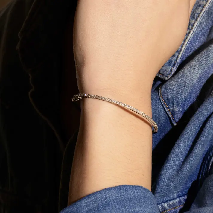 צמיד זהב קשיח משובץ יהלומים