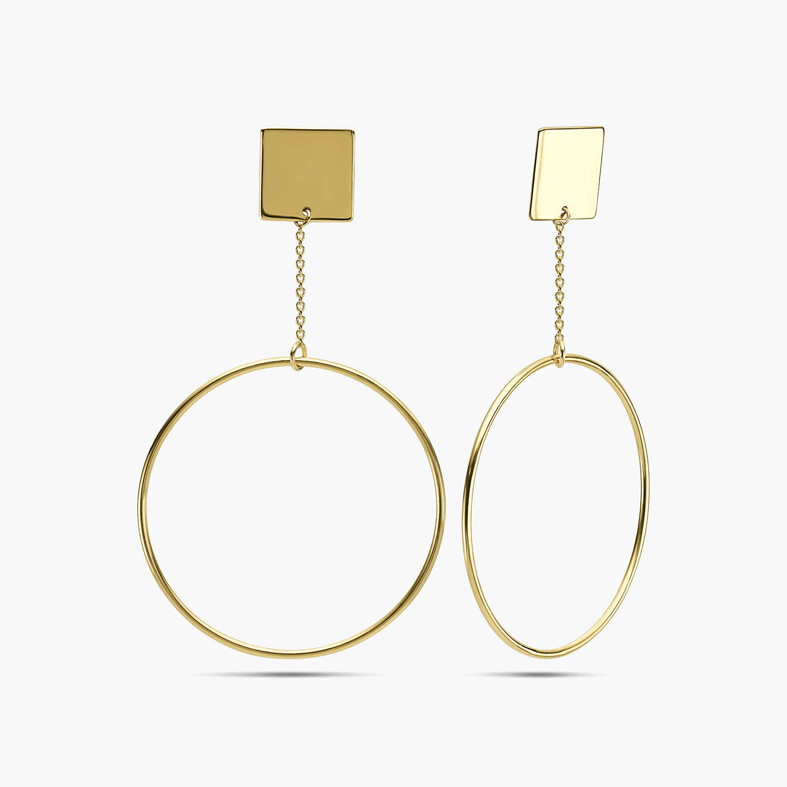 עגילי זהב בצורת מרובע המתחבר לחישוק