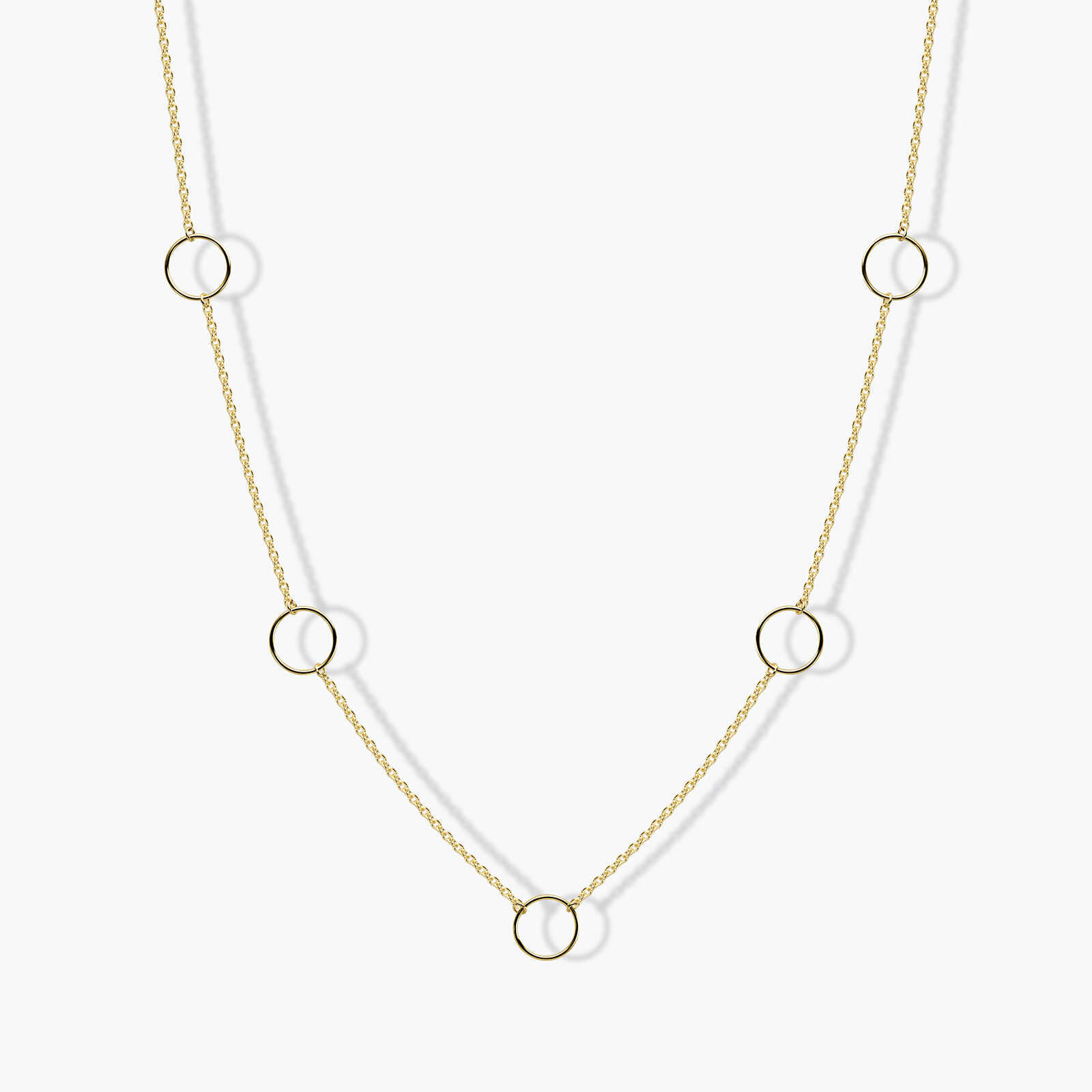 שרשרת זהב עם חישוקי זהב