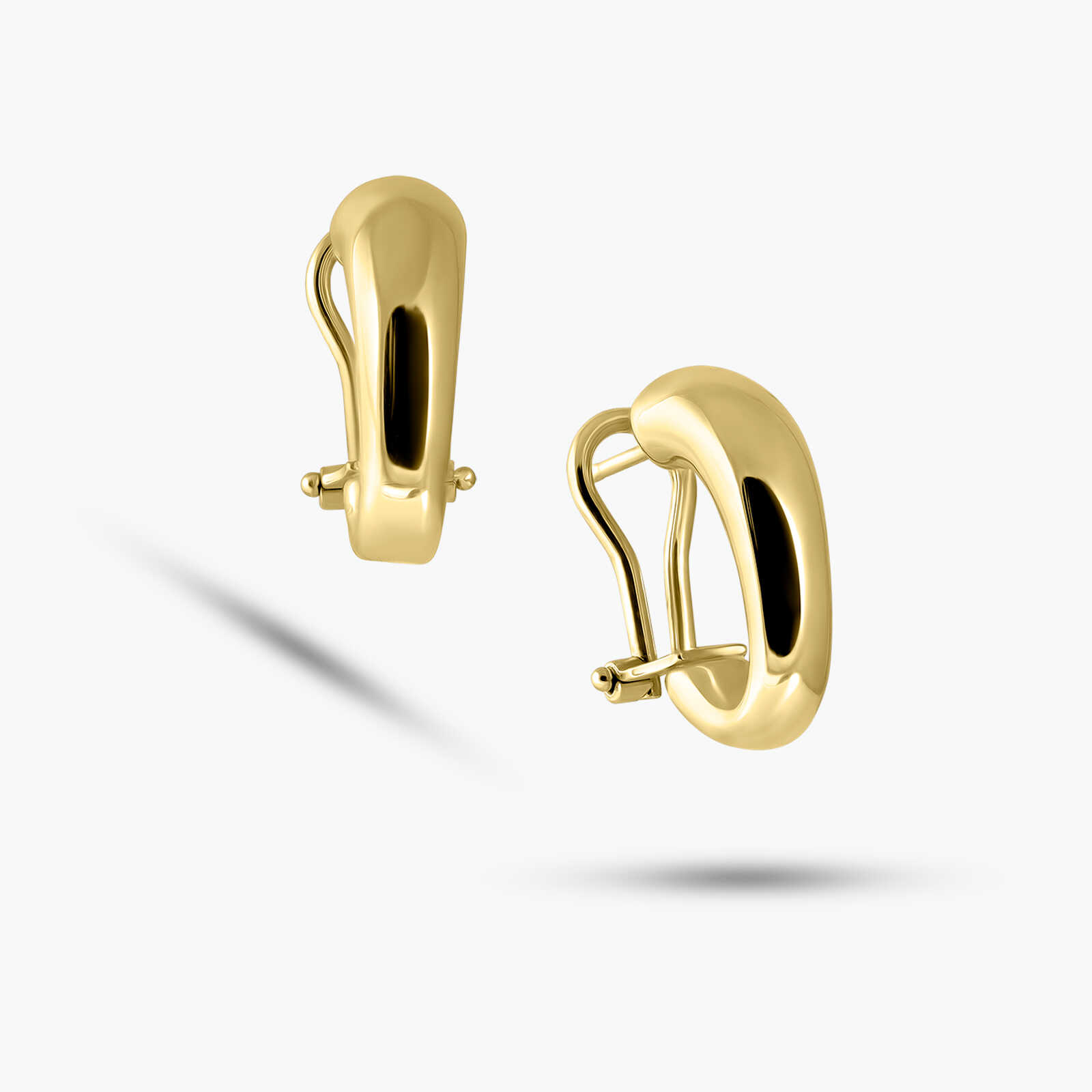 עגילי זהב במראה בננה וסגירת קליפס