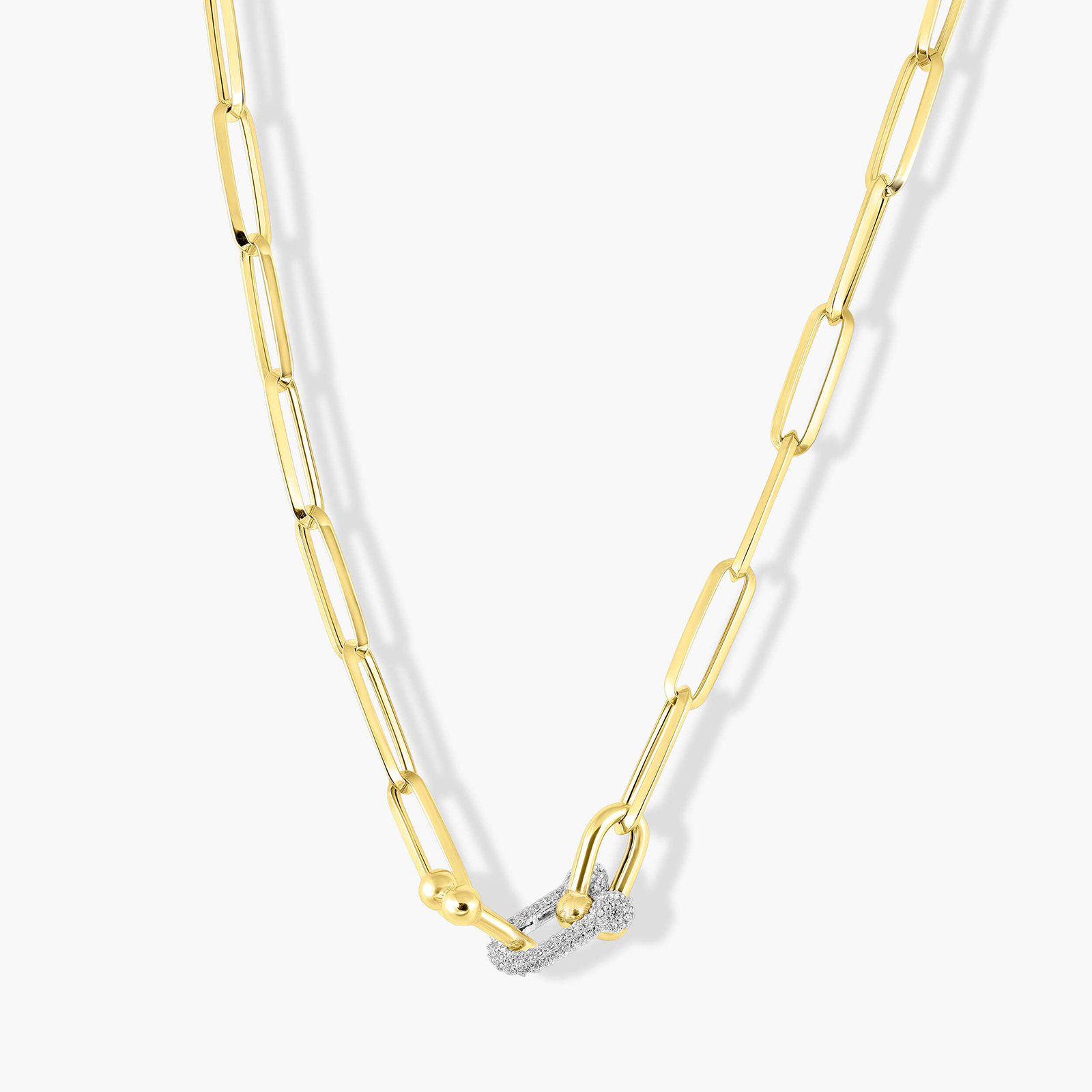 שרשרת חוליות זהב עם סוגר משובץ זרקונים ונצצים