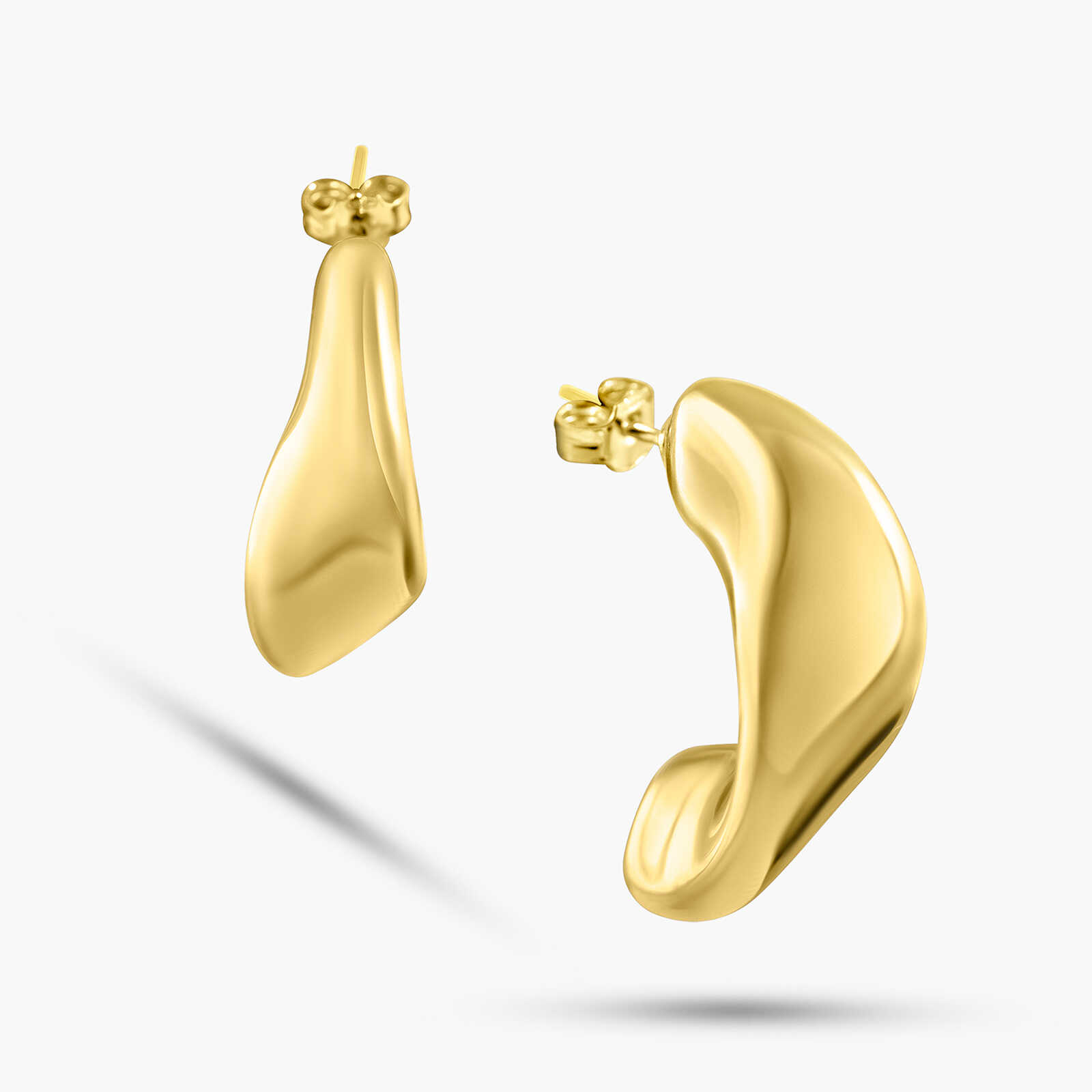 עגילי זהב בעיצוב גלי